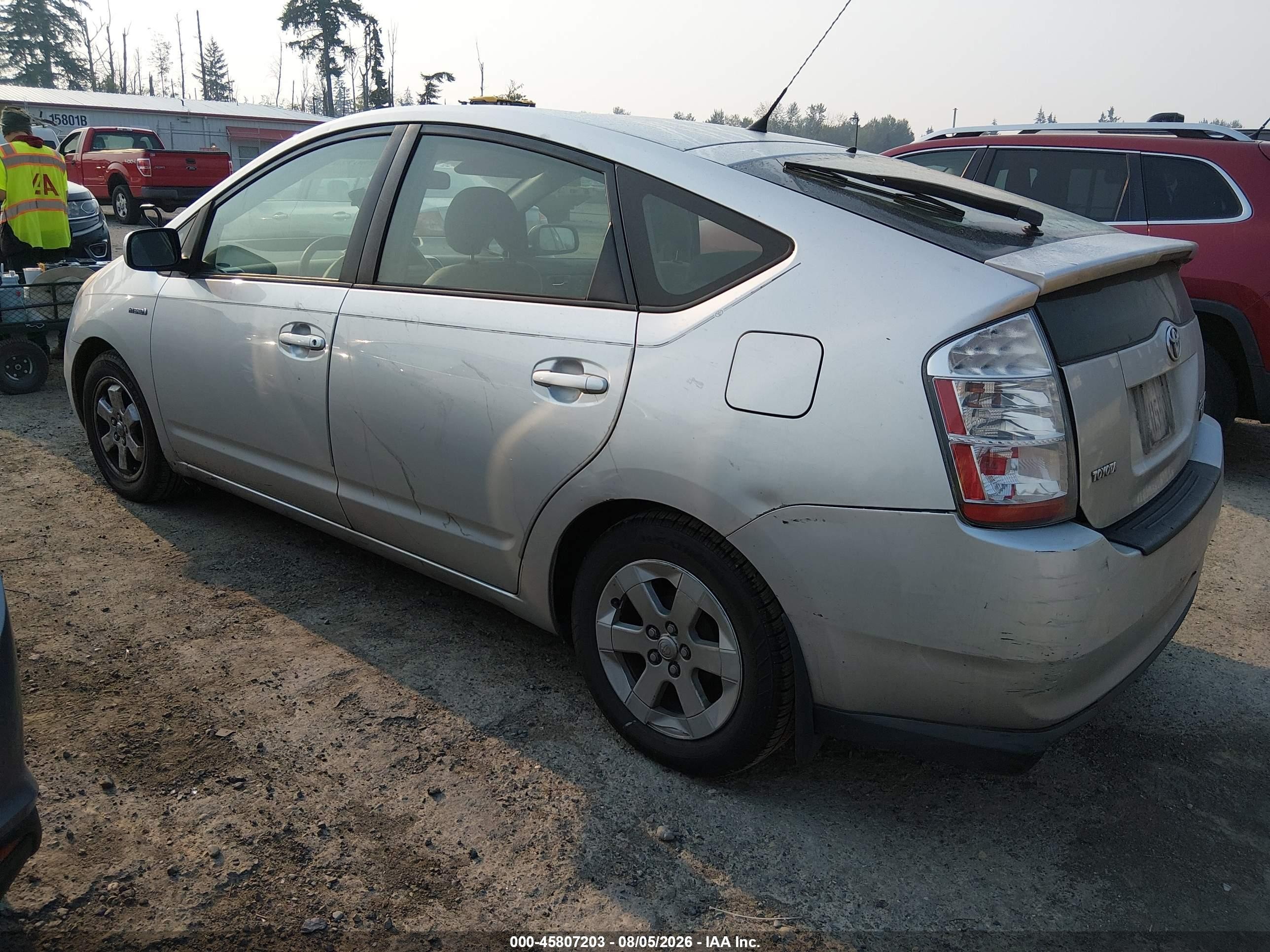 2006 Toyota Prius   Silver vin: JTDKB20U367526530