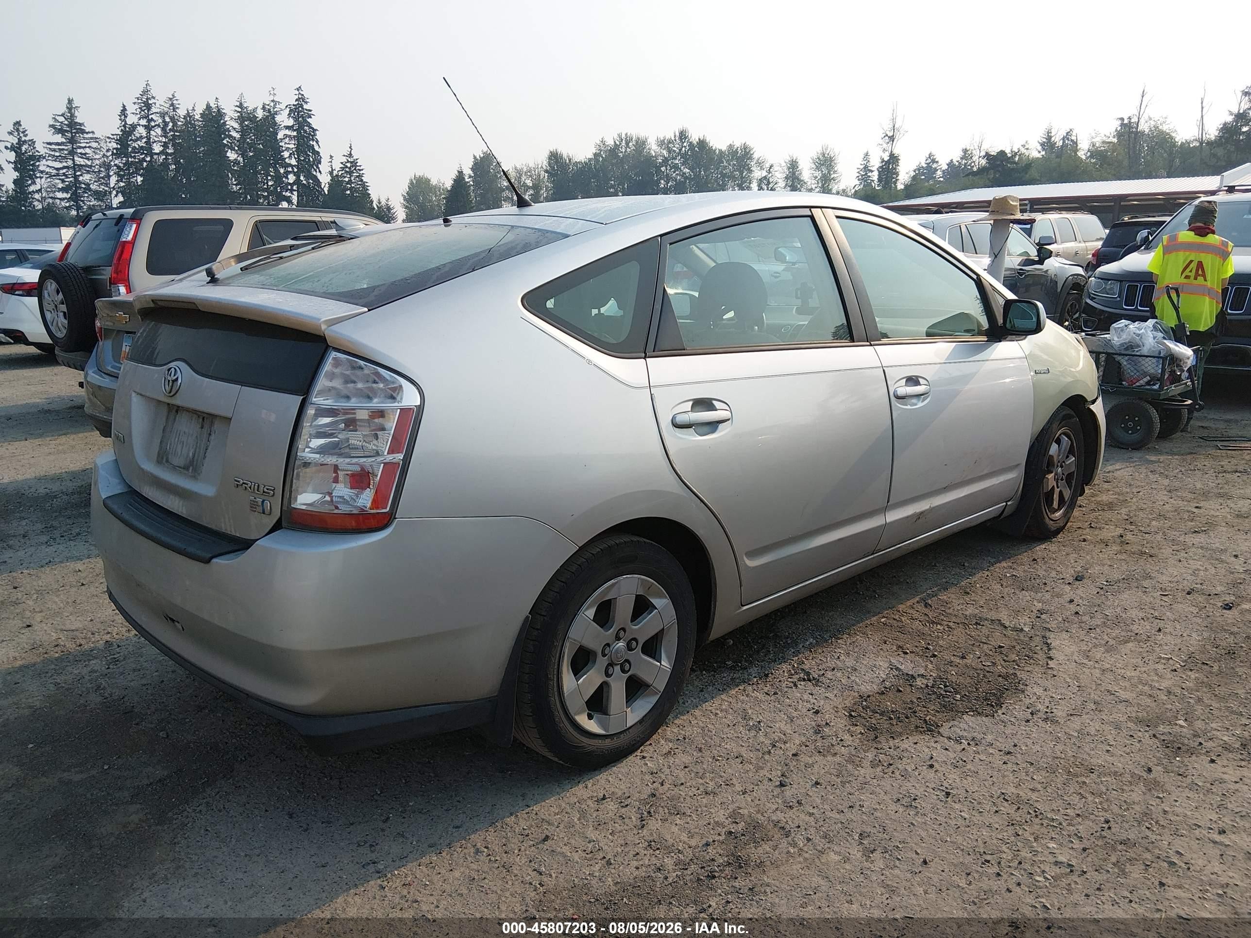 2006 Toyota Prius   Silver vin: JTDKB20U367526530