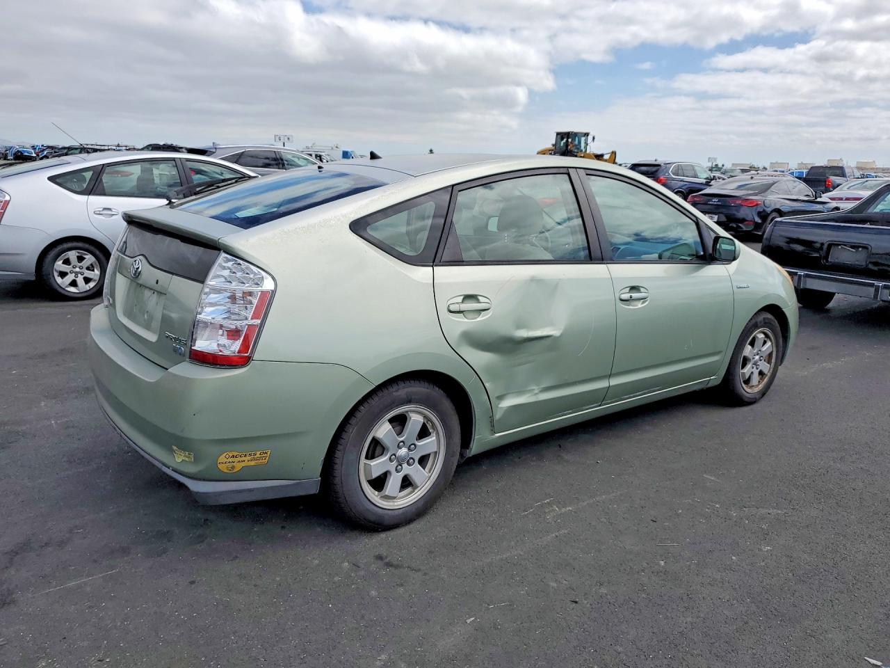 2006 Toyota Prius Base Green vin: JTDKB20U367527886