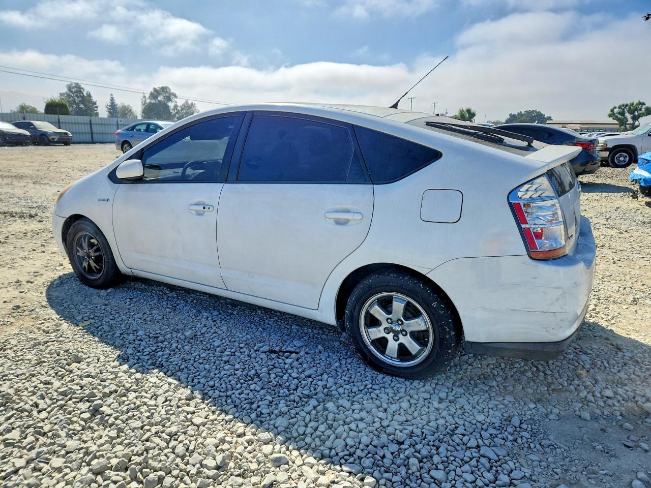 2007 Toyota Prius Base White vin: JTDKB20U373203510