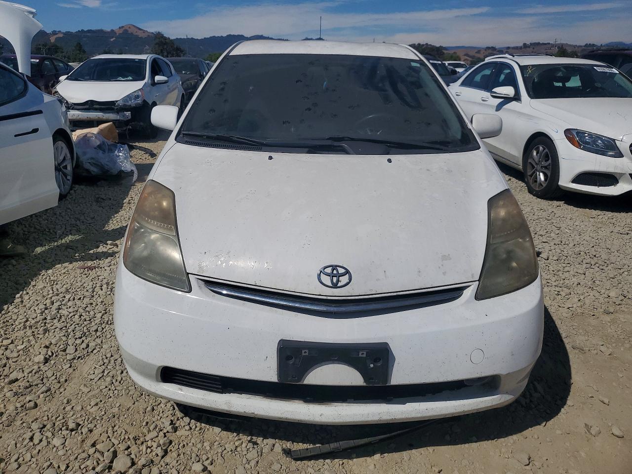 2007 Toyota Prius Base White vin: JTDKB20U373203510