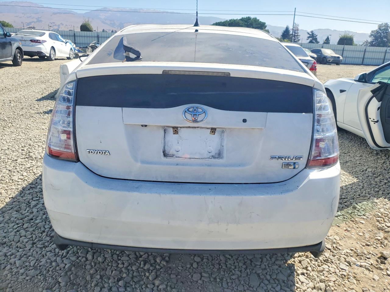 2007 Toyota Prius Base White vin: JTDKB20U373203510