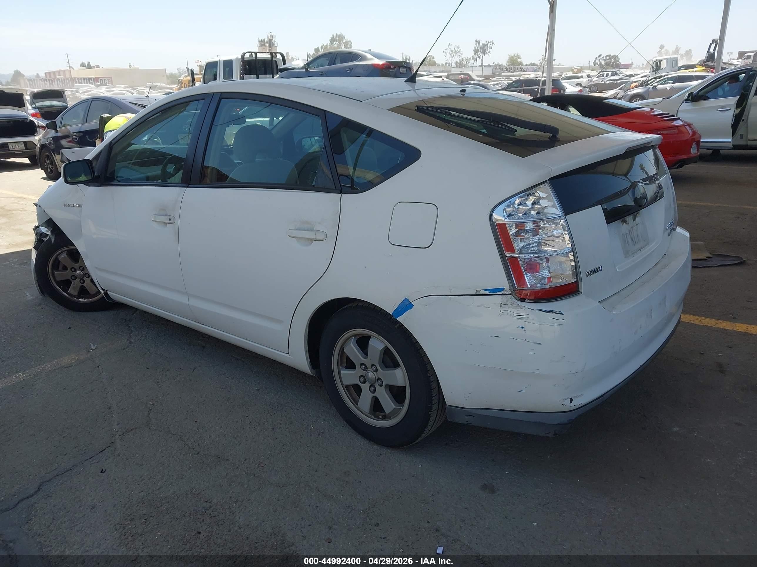 2007 Toyota Prius   White vin: JTDKB20U373248236