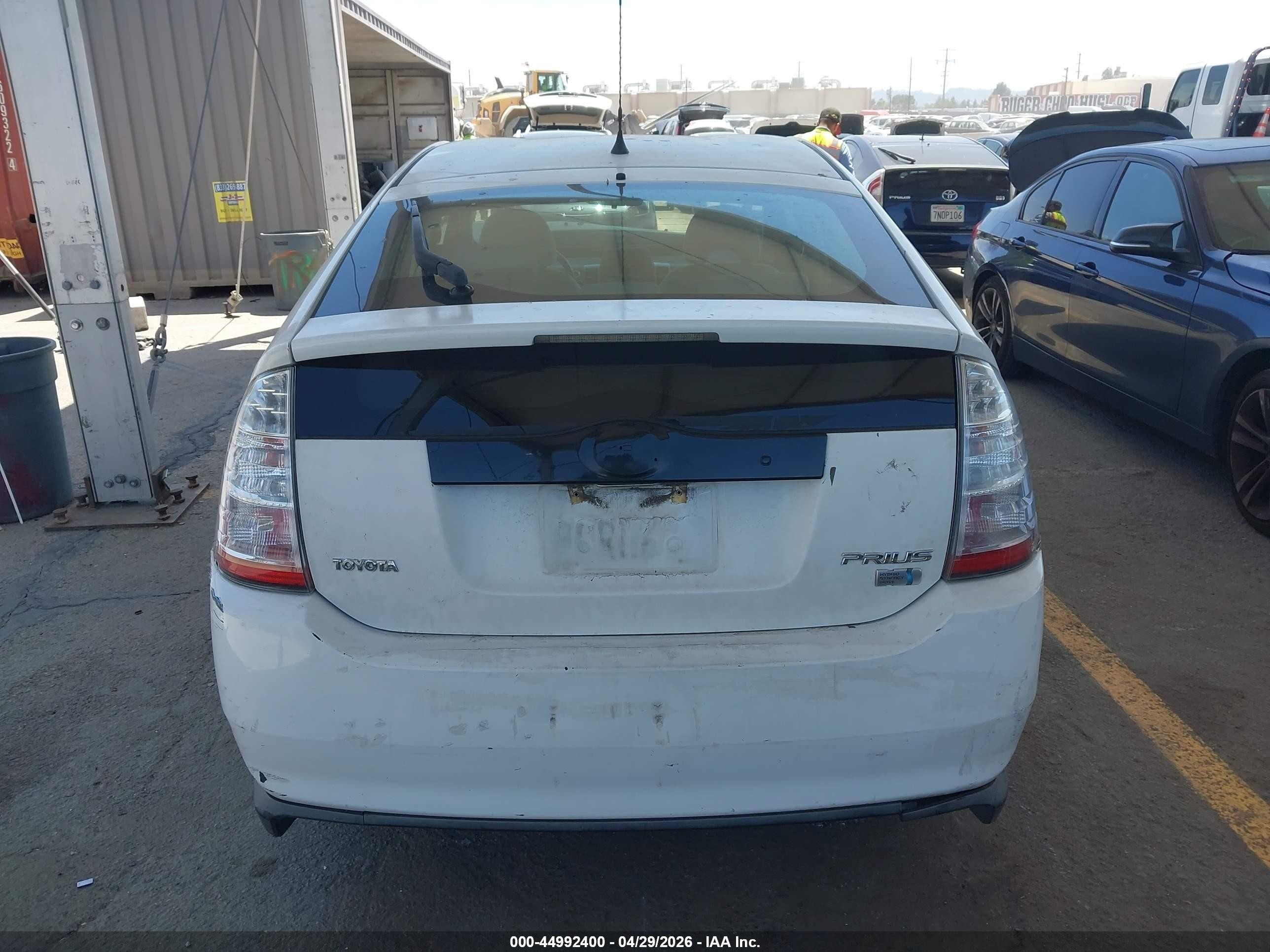 2007 Toyota Prius   White vin: JTDKB20U373248236