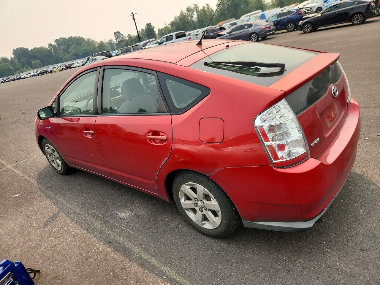 2007 Toyota Prius Base Red vin: JTDKB20U373267286