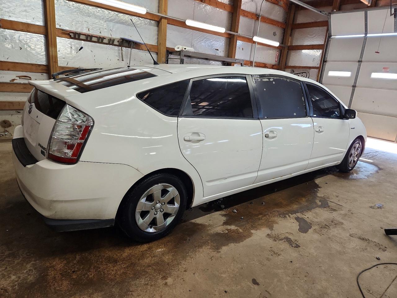2007 Toyota Prius Base Белый vin: JTDKB20U377564860