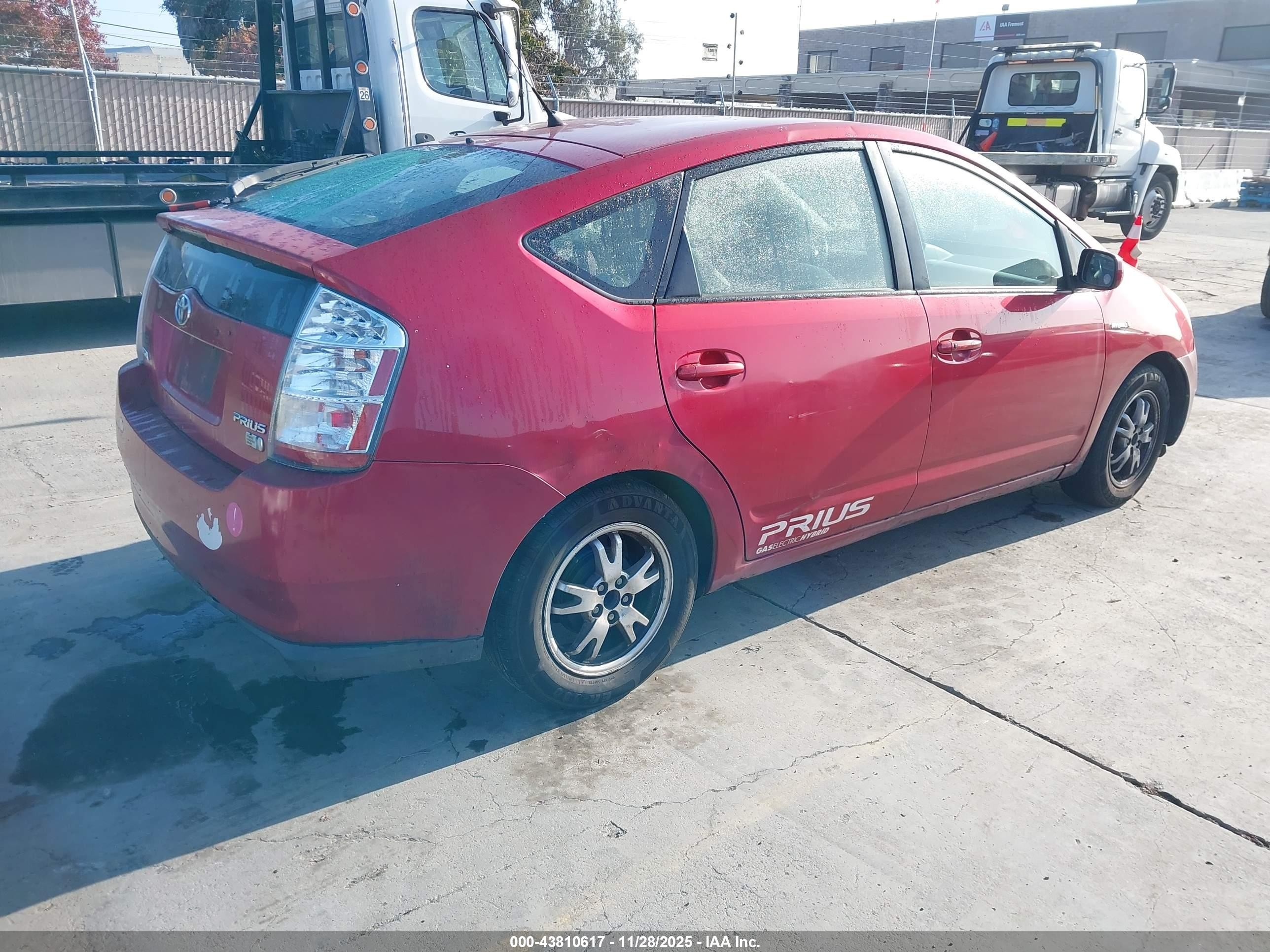 2007 Toyota Prius   Red vin: JTDKB20U377579603