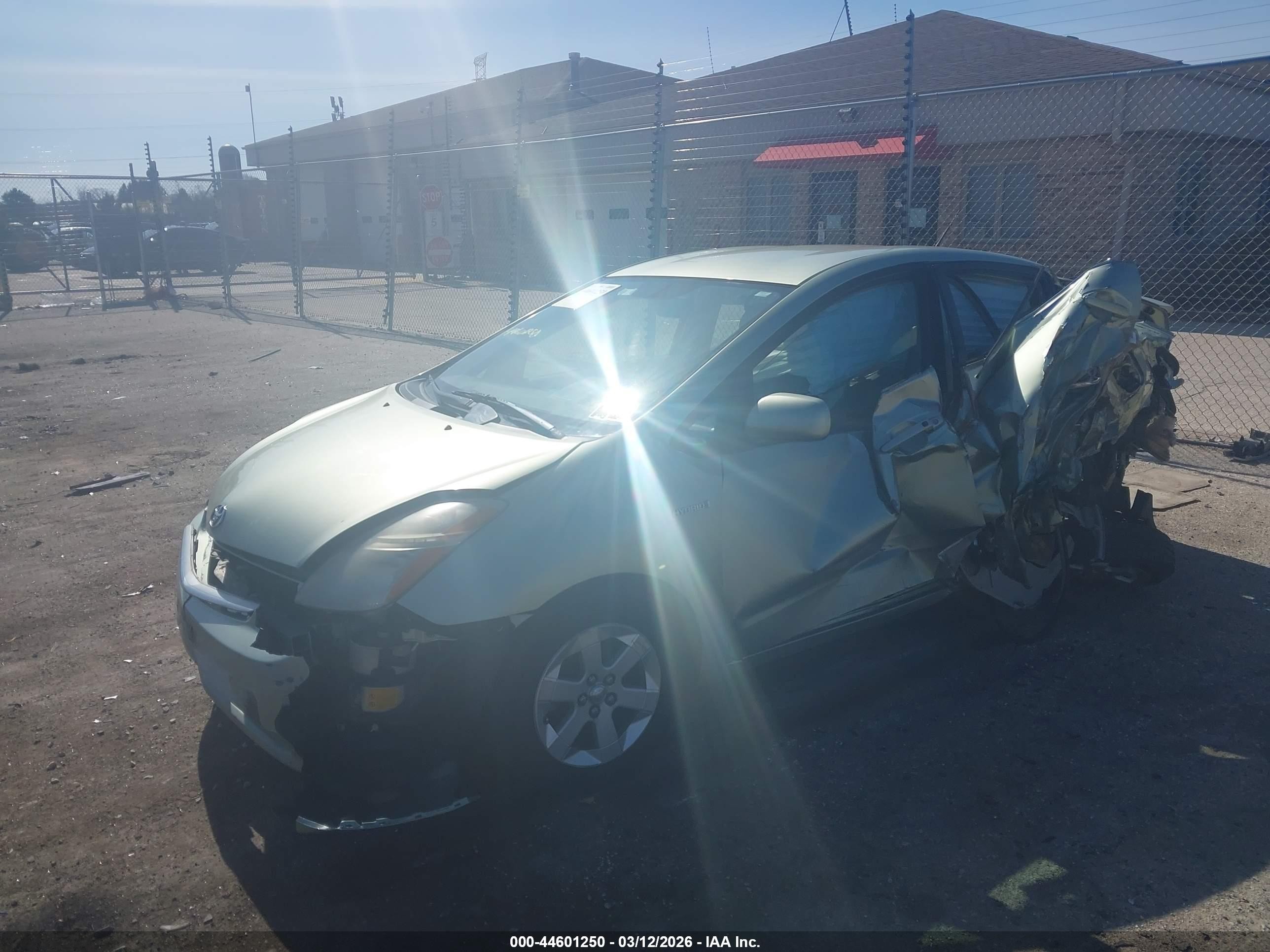2007 Toyota Prius   Серебряный vin: JTDKB20U377596644