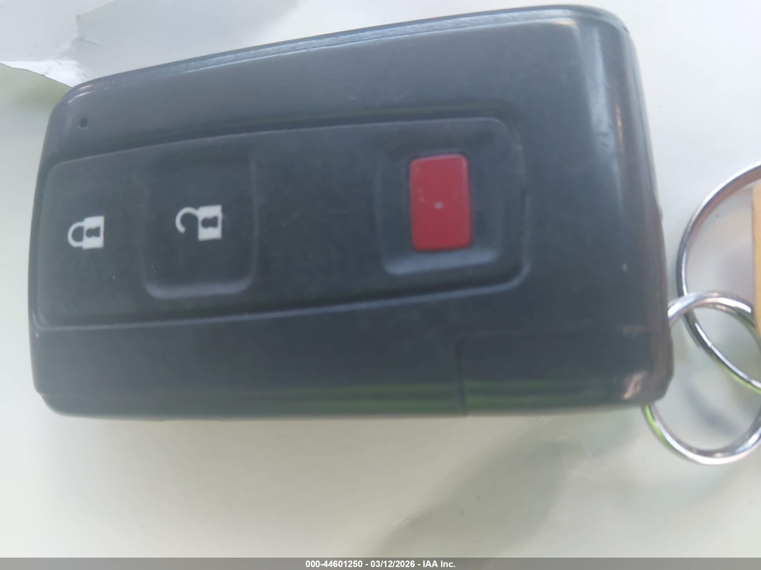 2007 Toyota Prius   Серебряный vin: JTDKB20U377596644
