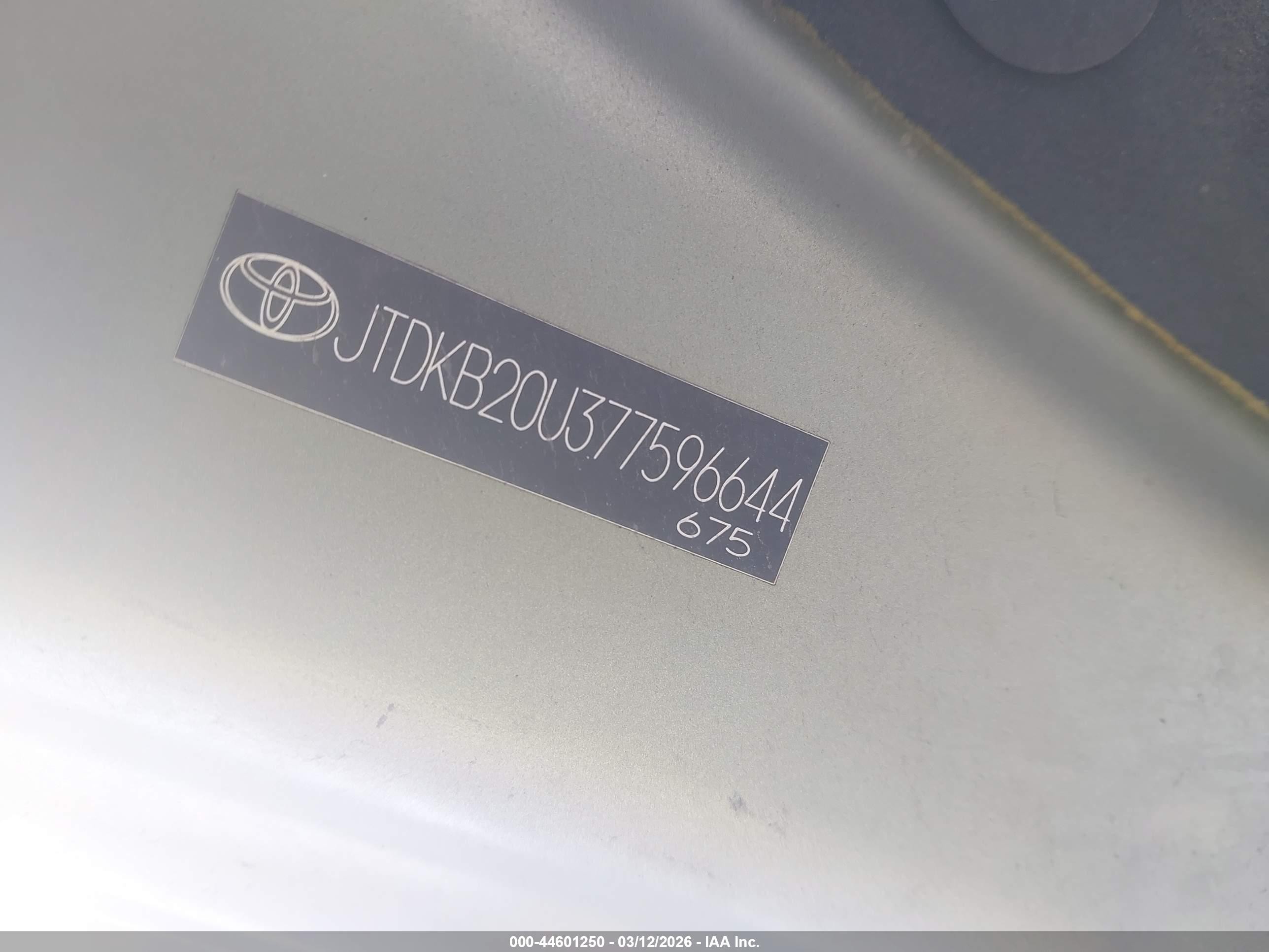 2007 Toyota Prius   Серебряный vin: JTDKB20U377596644