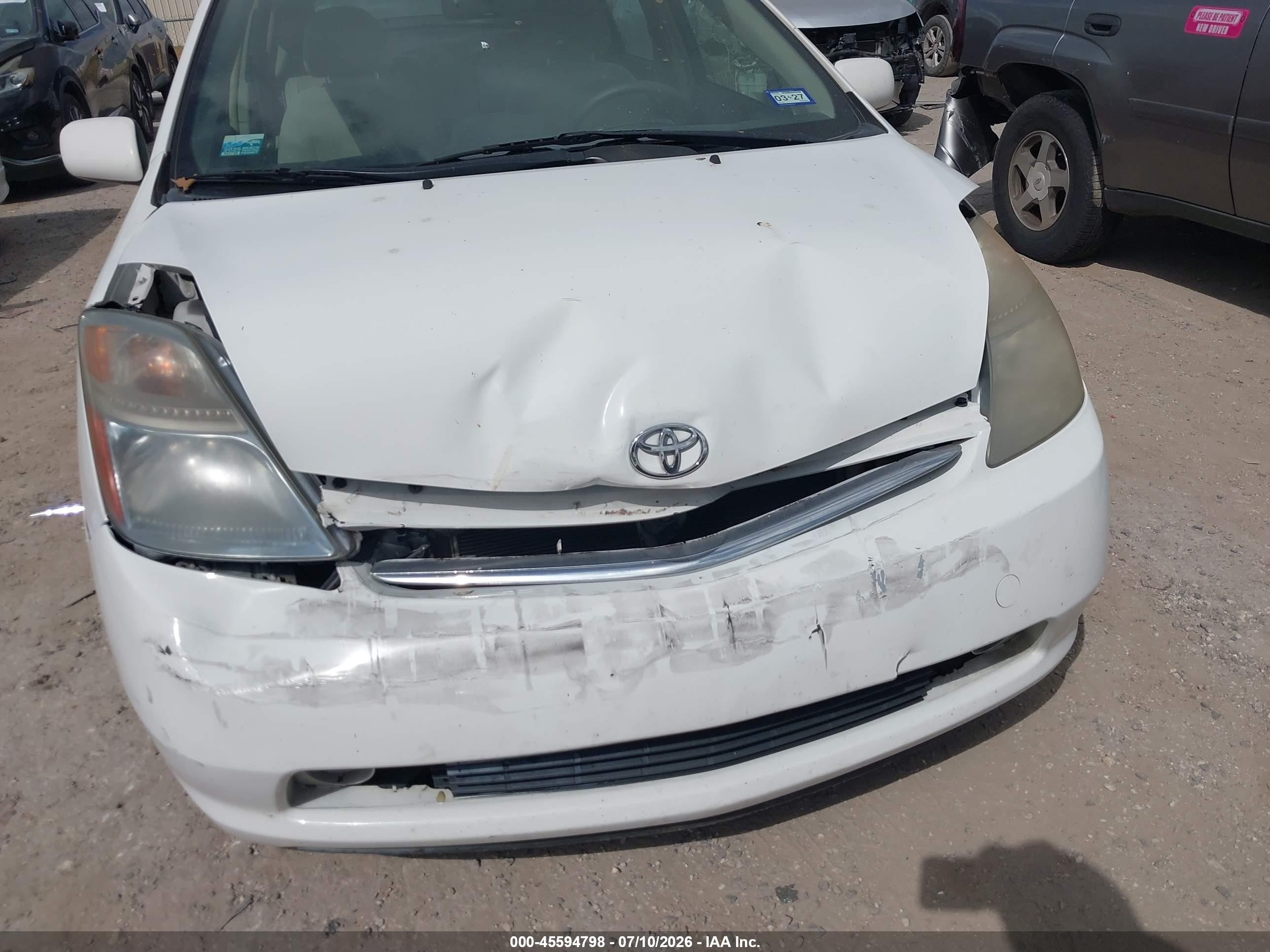 2007 Toyota Prius   Белый vin: JTDKB20U377603978