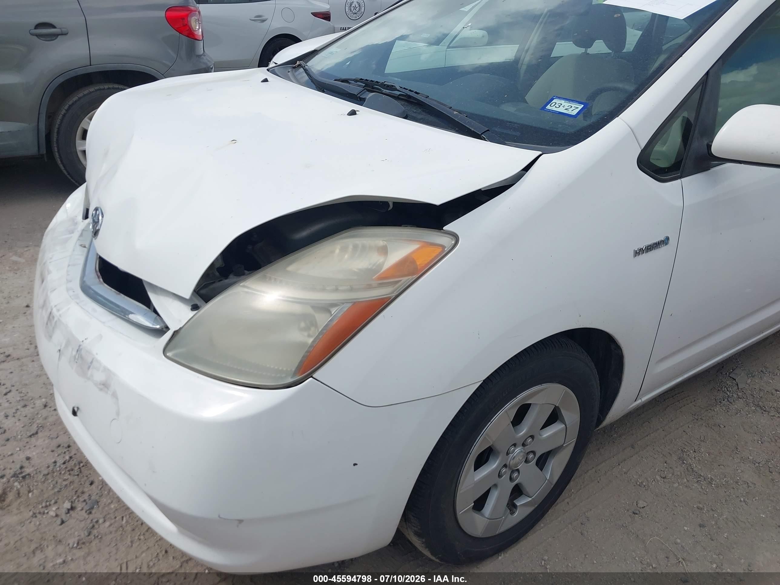 2007 Toyota Prius   Белый vin: JTDKB20U377603978