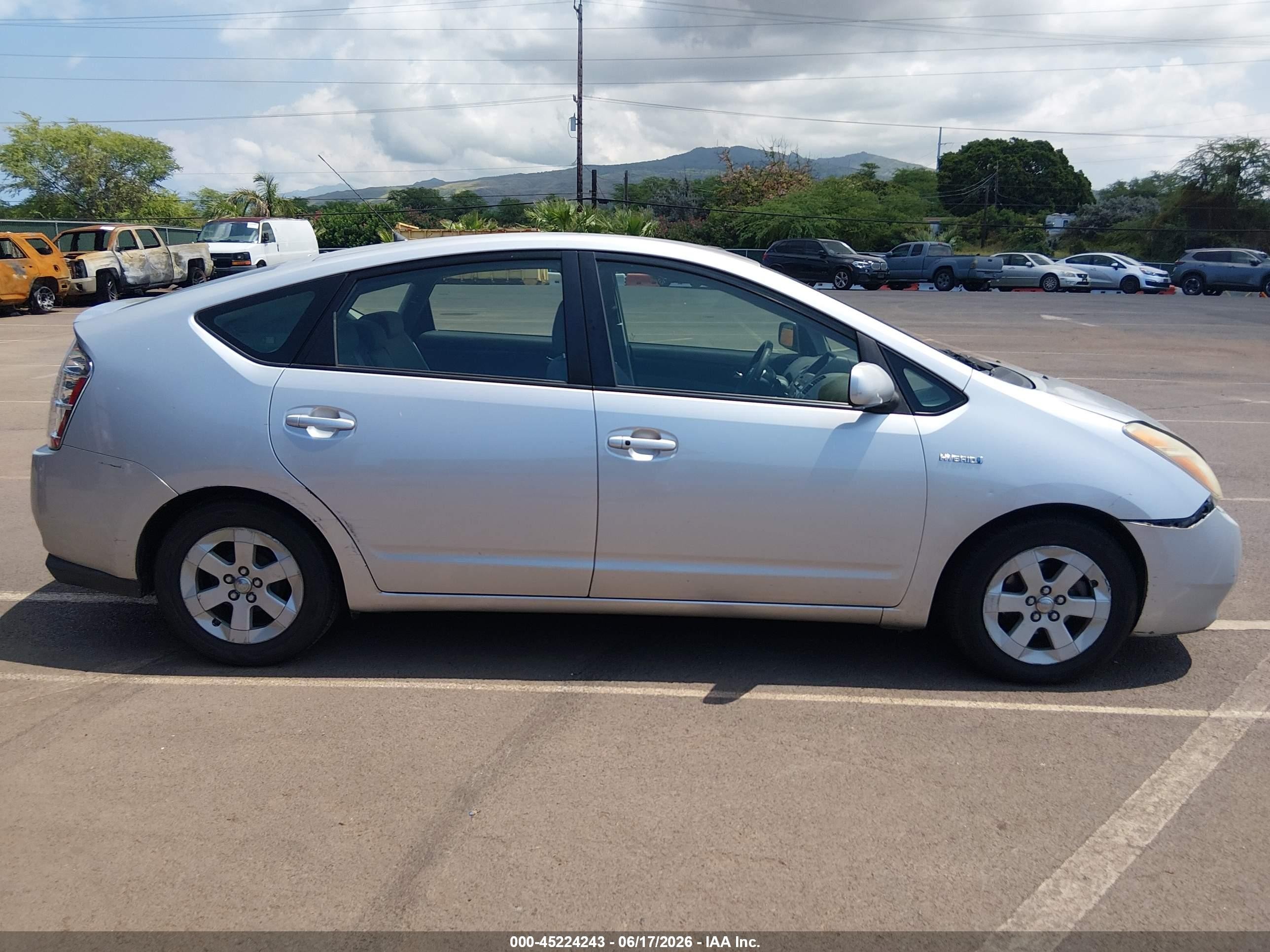 2007 Toyota Prius Touring Серебряный vin: JTDKB20U377625673