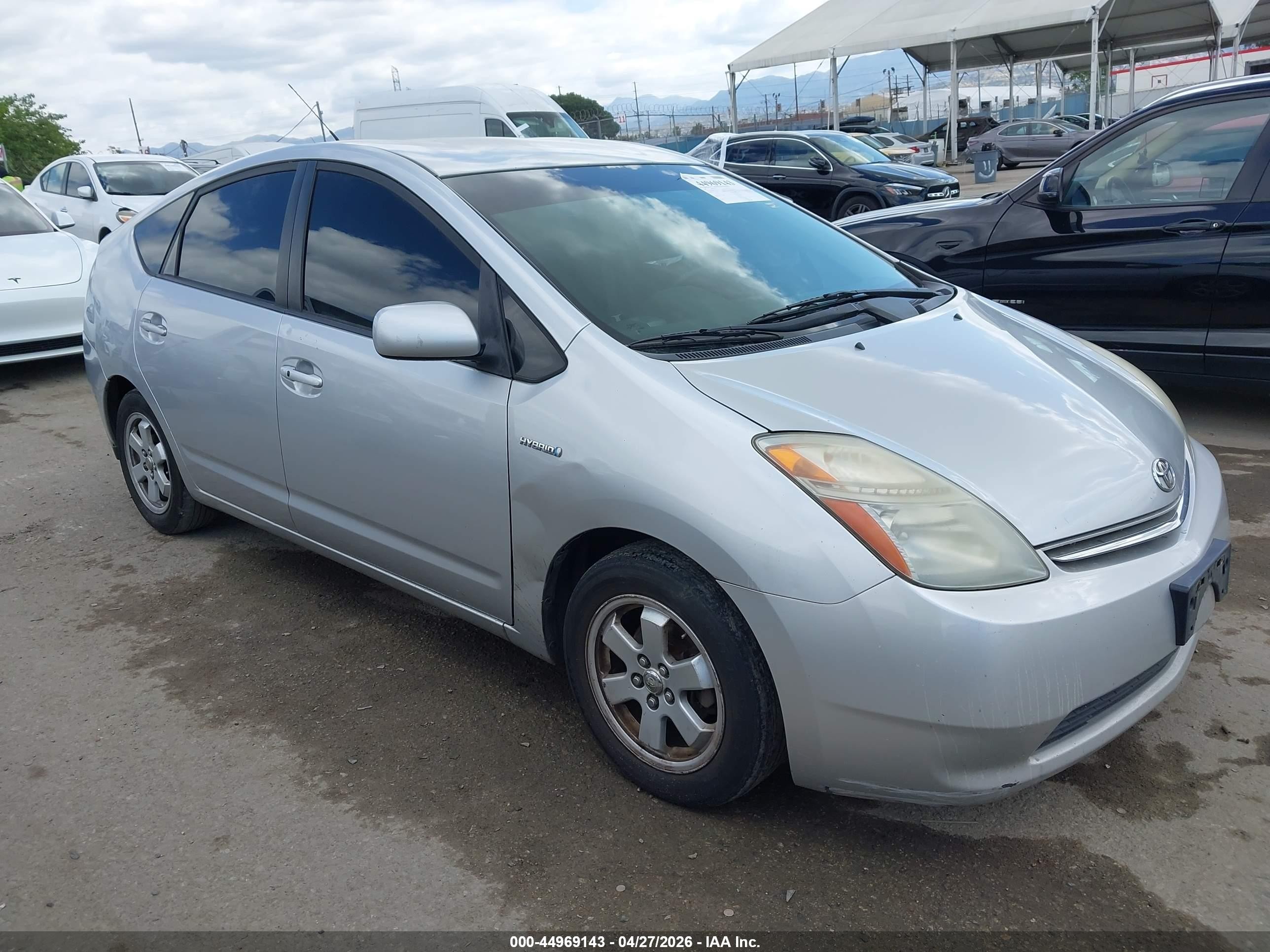 2007 Toyota Prius Silver vin: JTDKB20U377627374