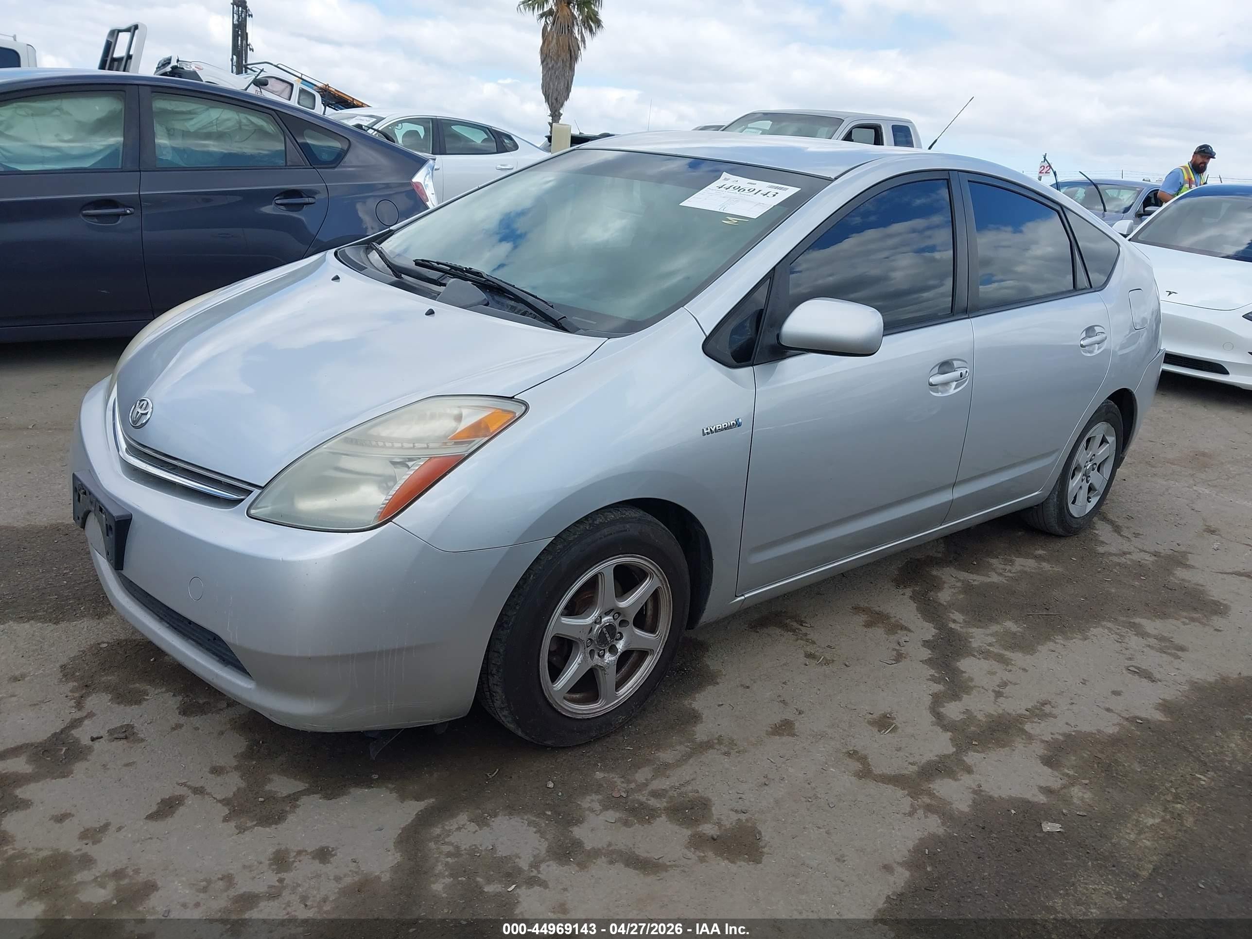 2007 Toyota Prius Silver vin: JTDKB20U377627374