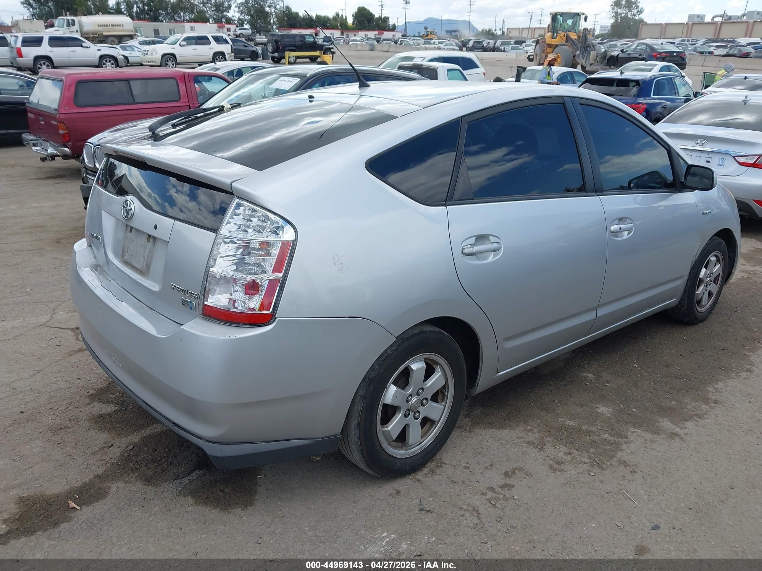 2007 Toyota Prius Silver vin: JTDKB20U377627374