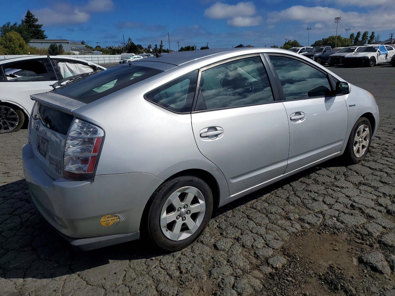 2007 Toyota Prius Base Silver vin: JTDKB20U377629156