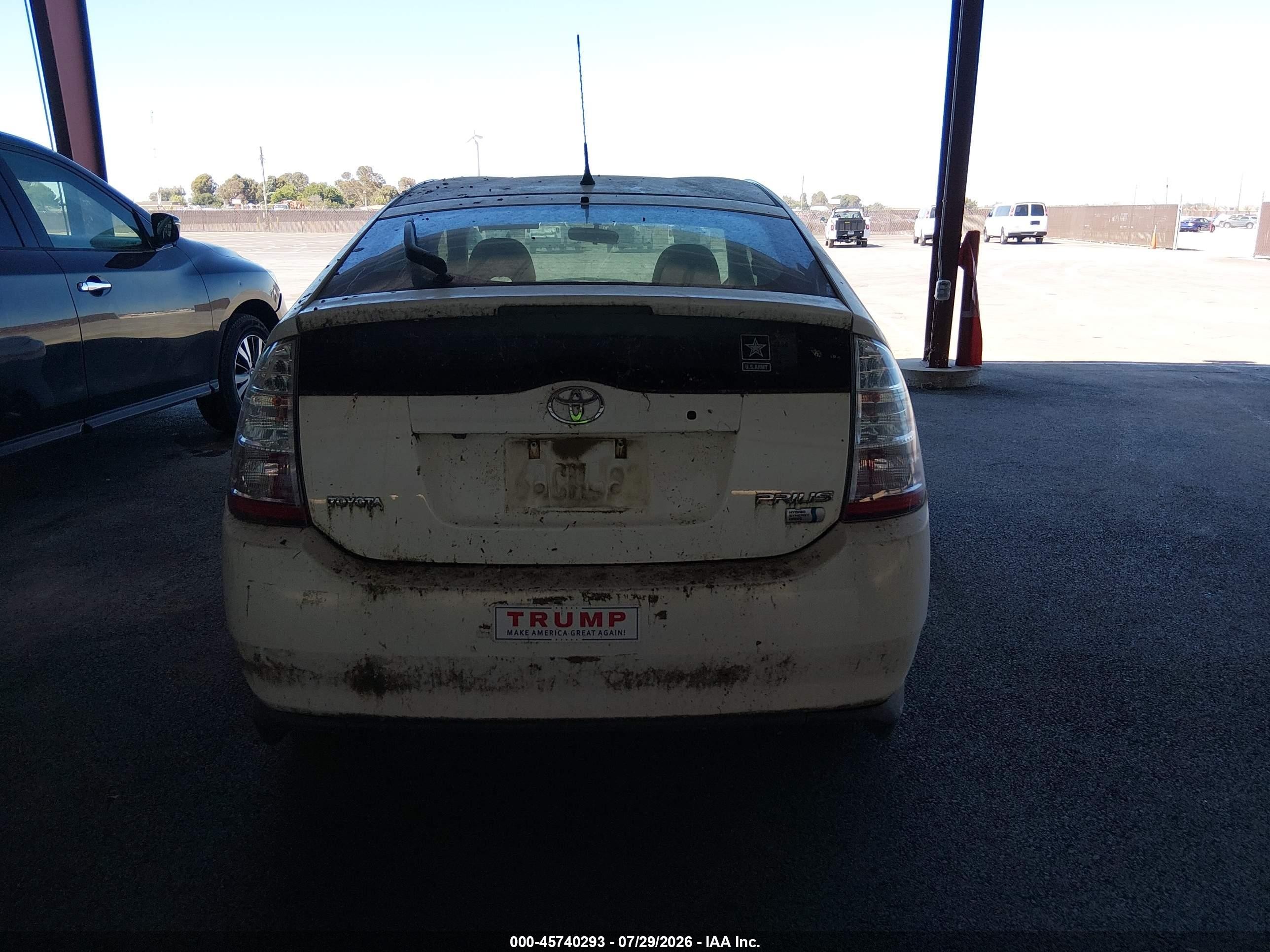2007 Toyota Prius   Белый vin: JTDKB20U377656194