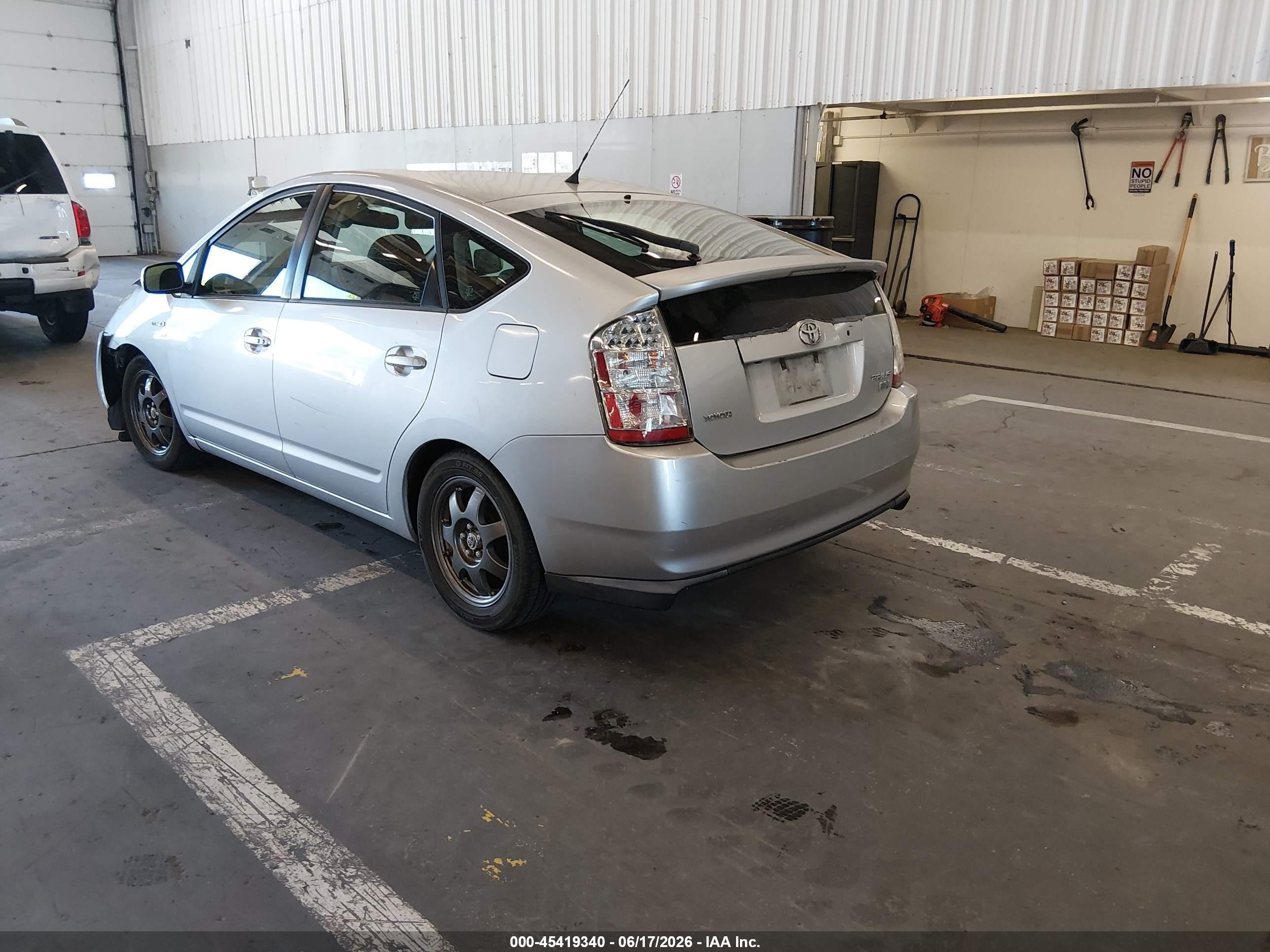 2007 Toyota Prius Touring Silver vin: JTDKB20U377673299