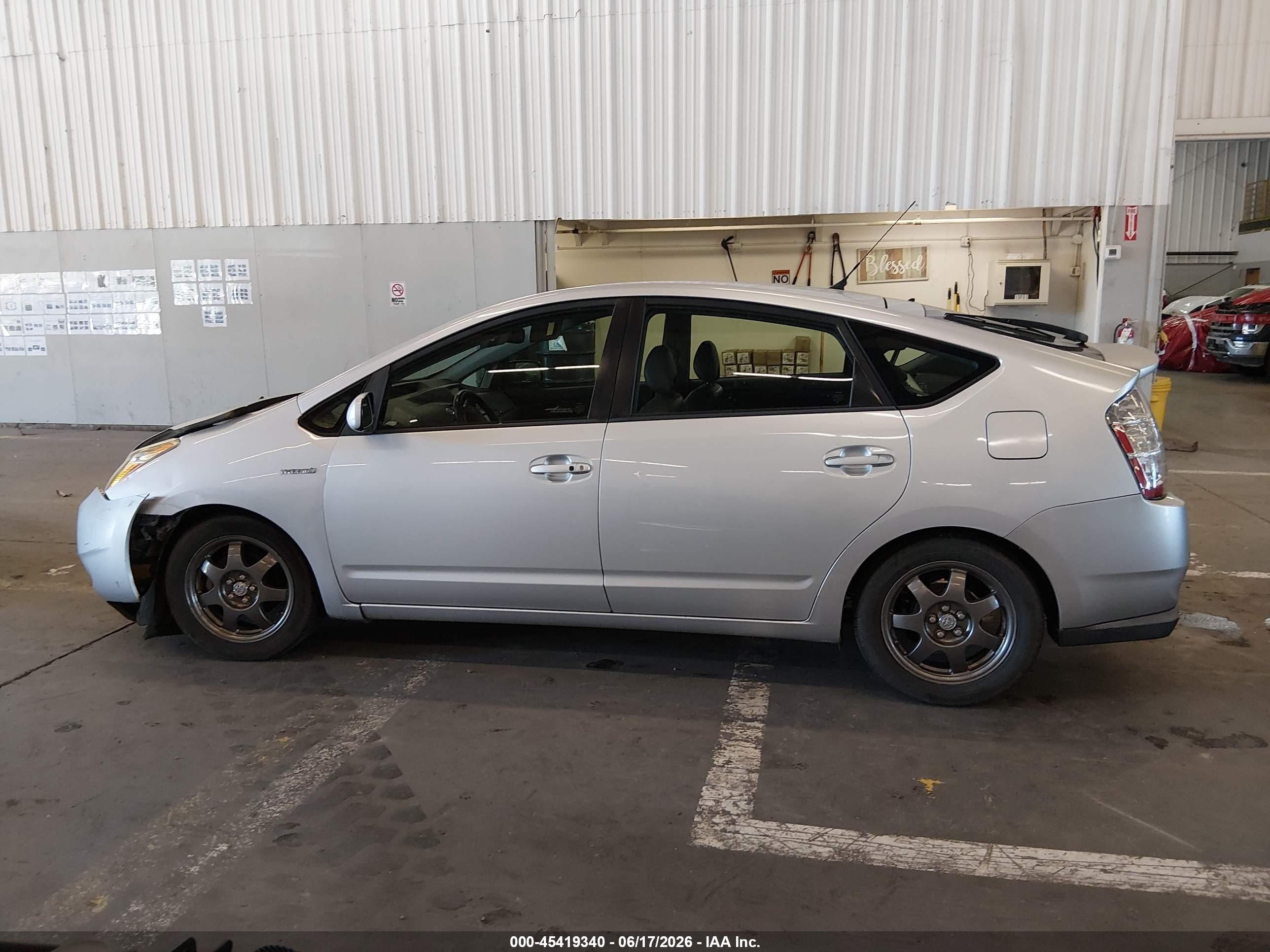 2007 Toyota Prius Touring Silver vin: JTDKB20U377673299