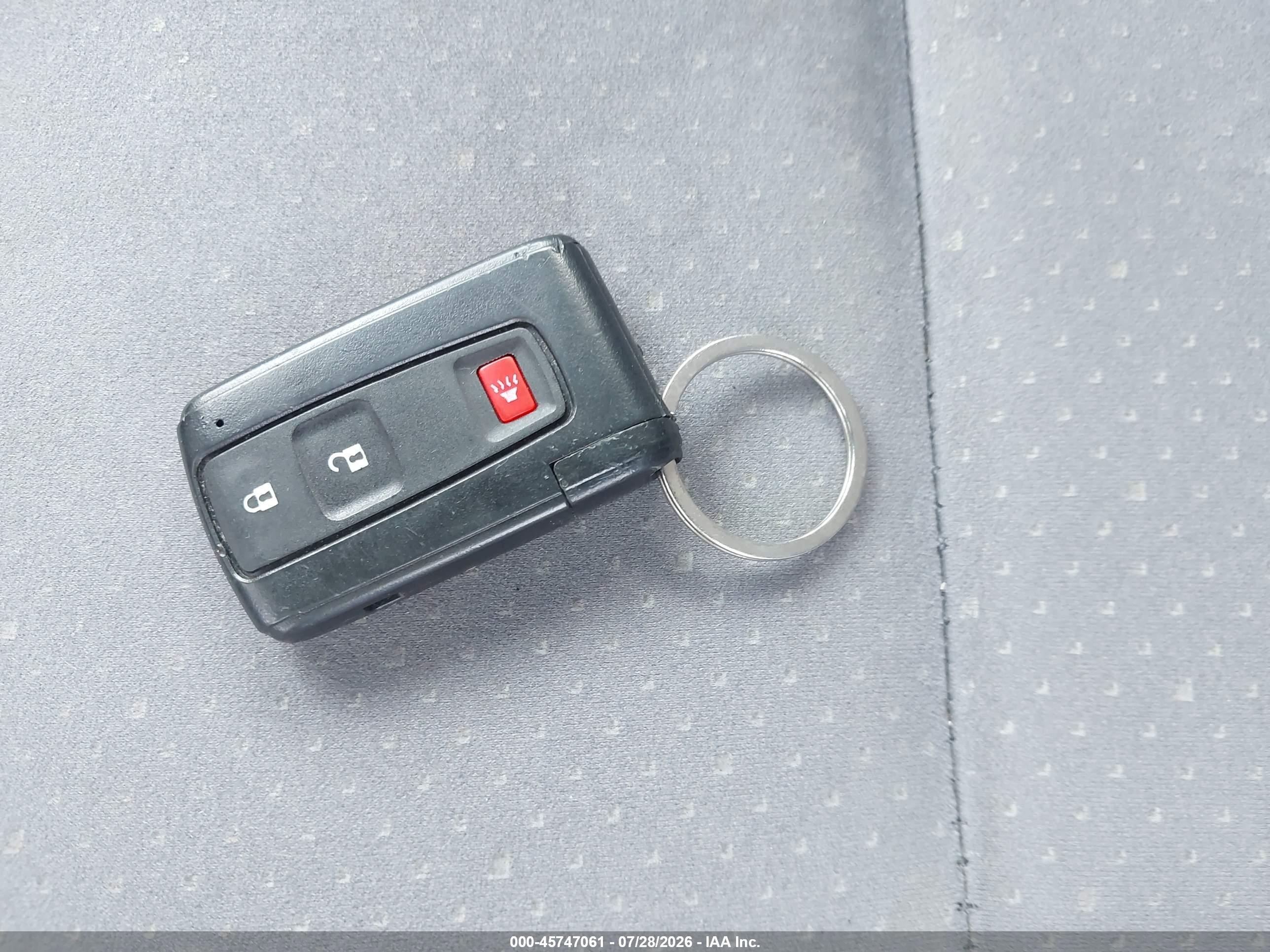2007 Toyota Prius   Red vin: JTDKB20U377681757
