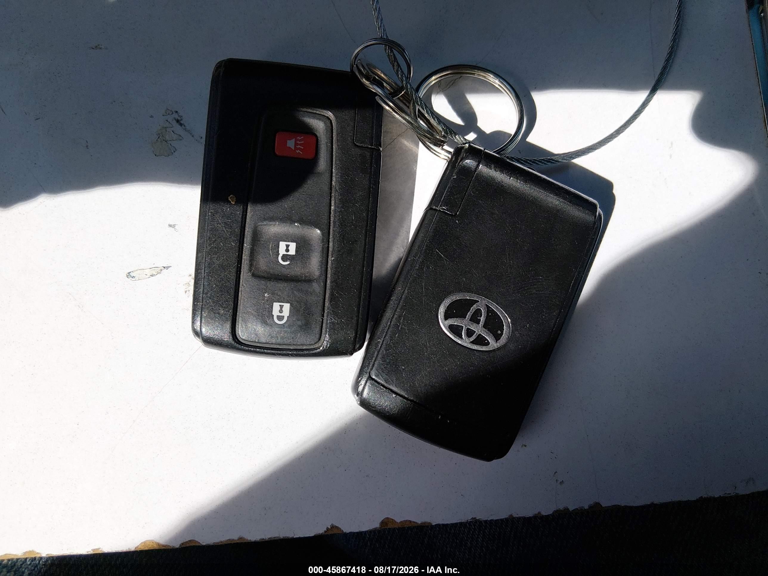 2008 Toyota Prius   Red vin: JTDKB20U383301566