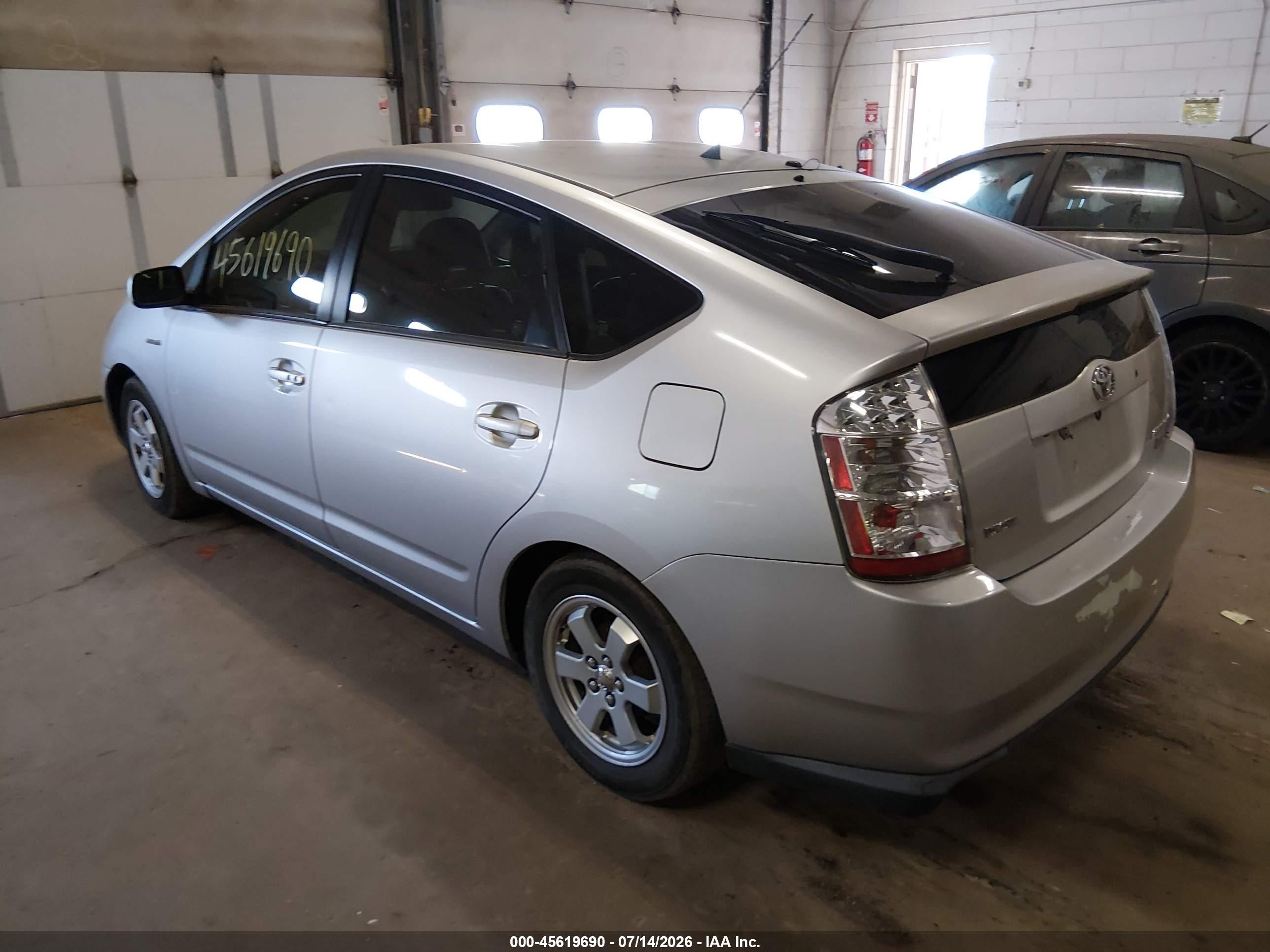 2008 Toyota Prius   Silver vin: JTDKB20U383345387