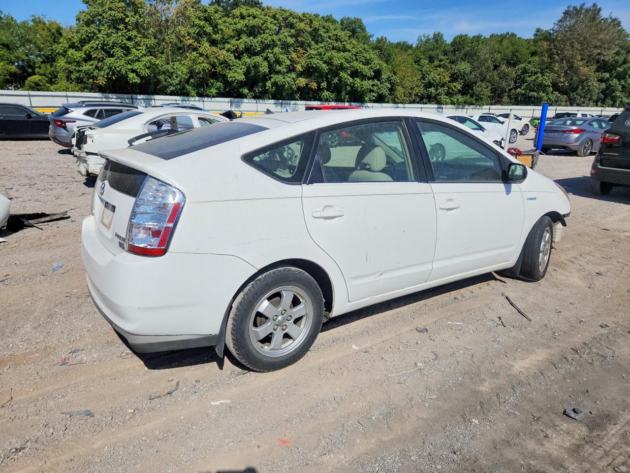 2008 Toyota Prius Base Белый vin: JTDKB20U383394685