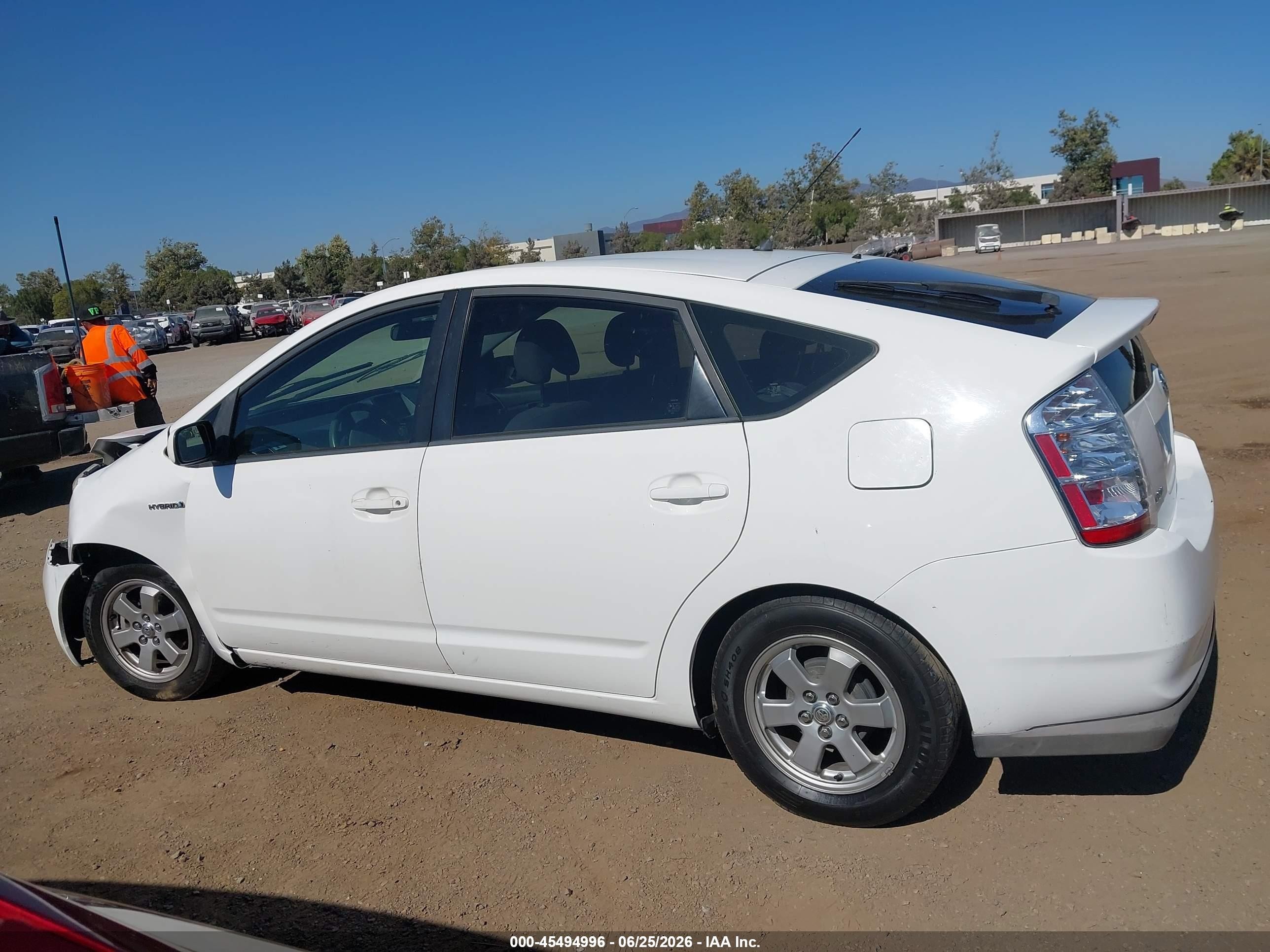 2008 Toyota Prius   White vin: JTDKB20U383414854