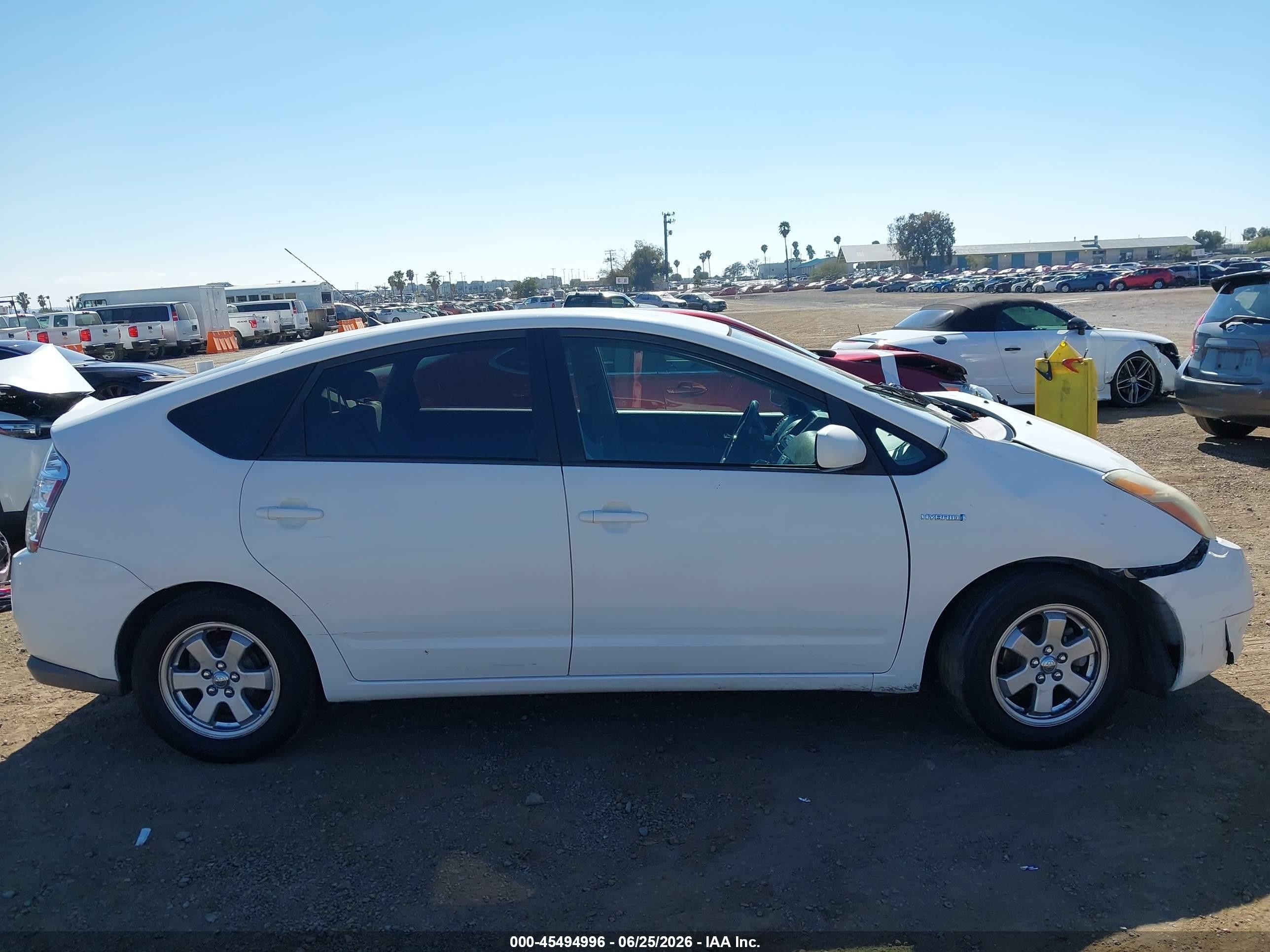 2008 Toyota Prius   White vin: JTDKB20U383414854