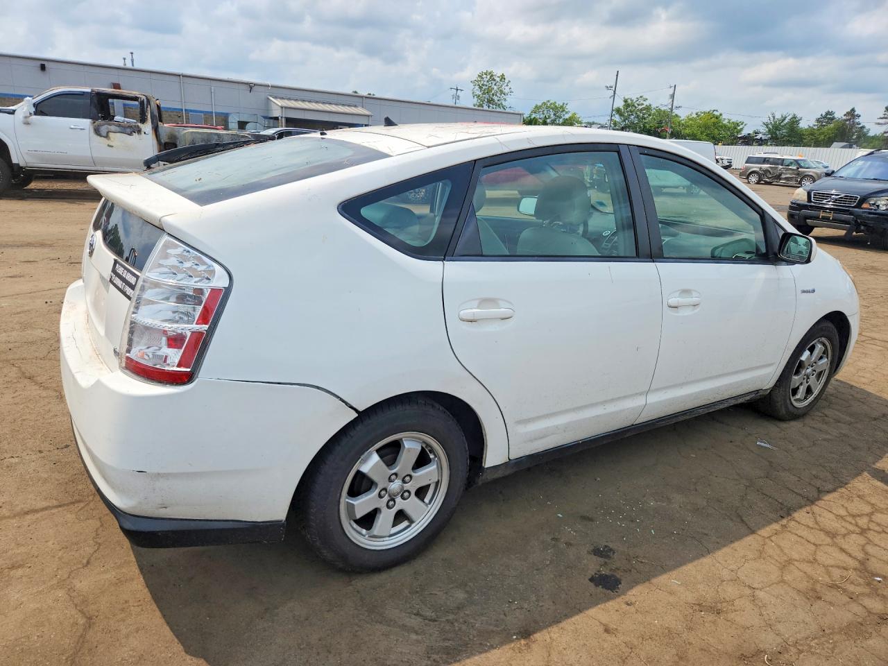 2008 Toyota Prius Base White vin: JTDKB20U383416748