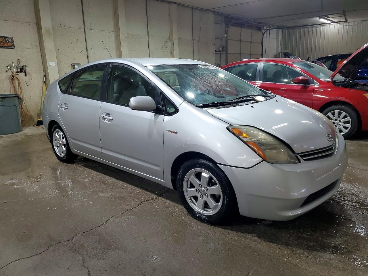 2008 Toyota Prius Base Silver vin: JTDKB20U387698317