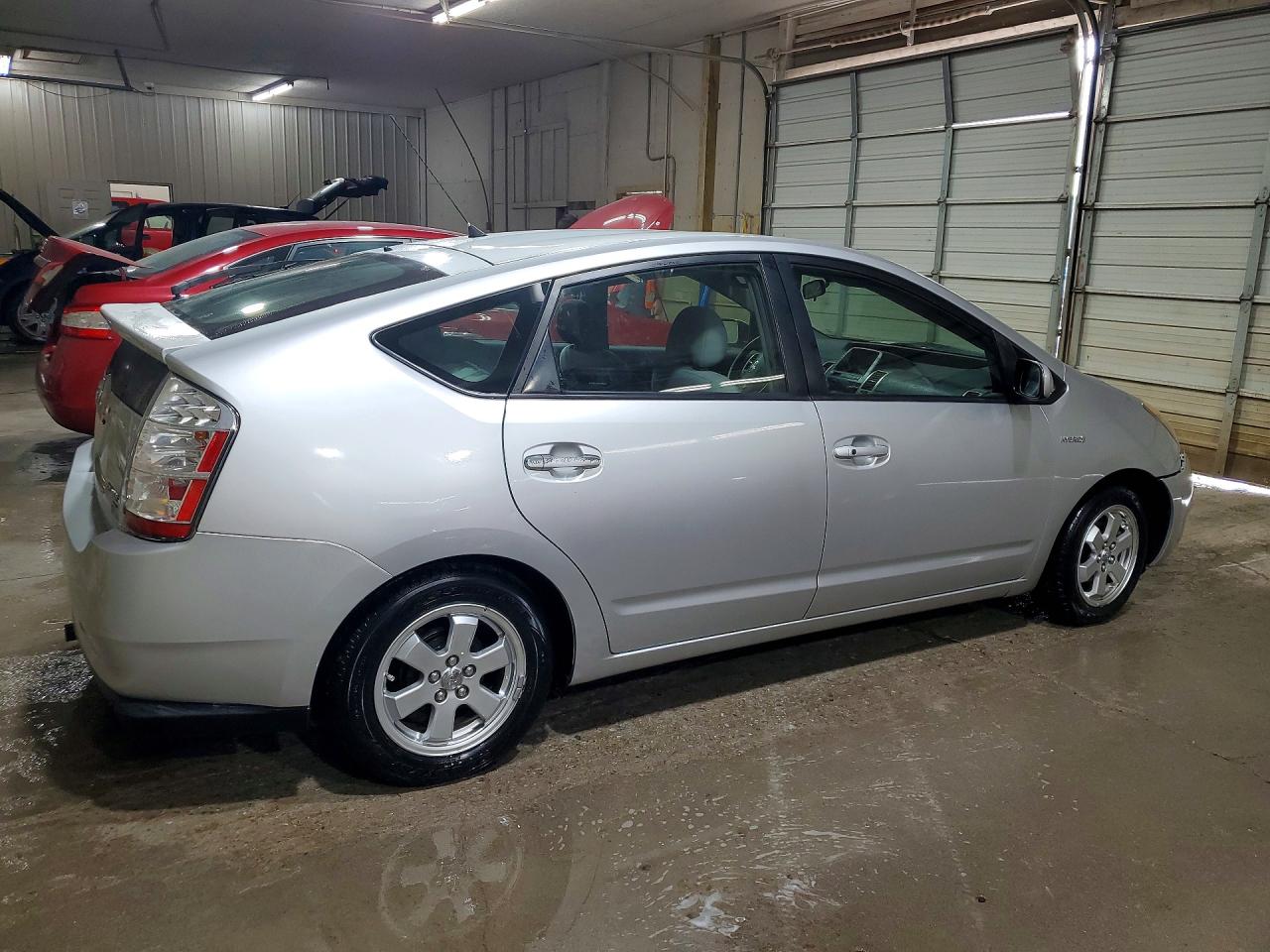 2008 Toyota Prius Base Silver vin: JTDKB20U387698317
