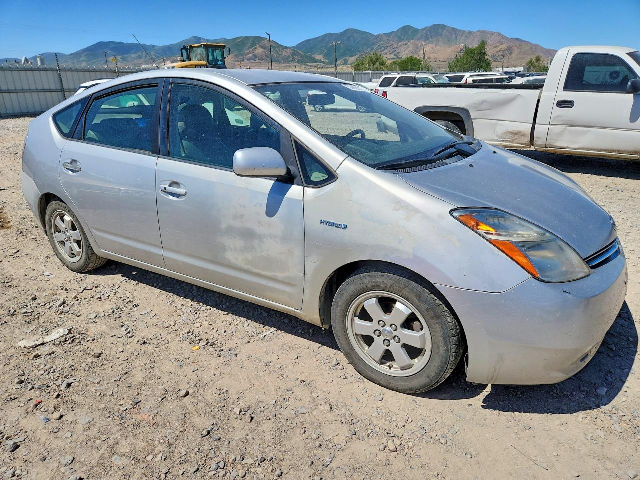 2008 Toyota Prius Base Серебряный vin: JTDKB20U387704259