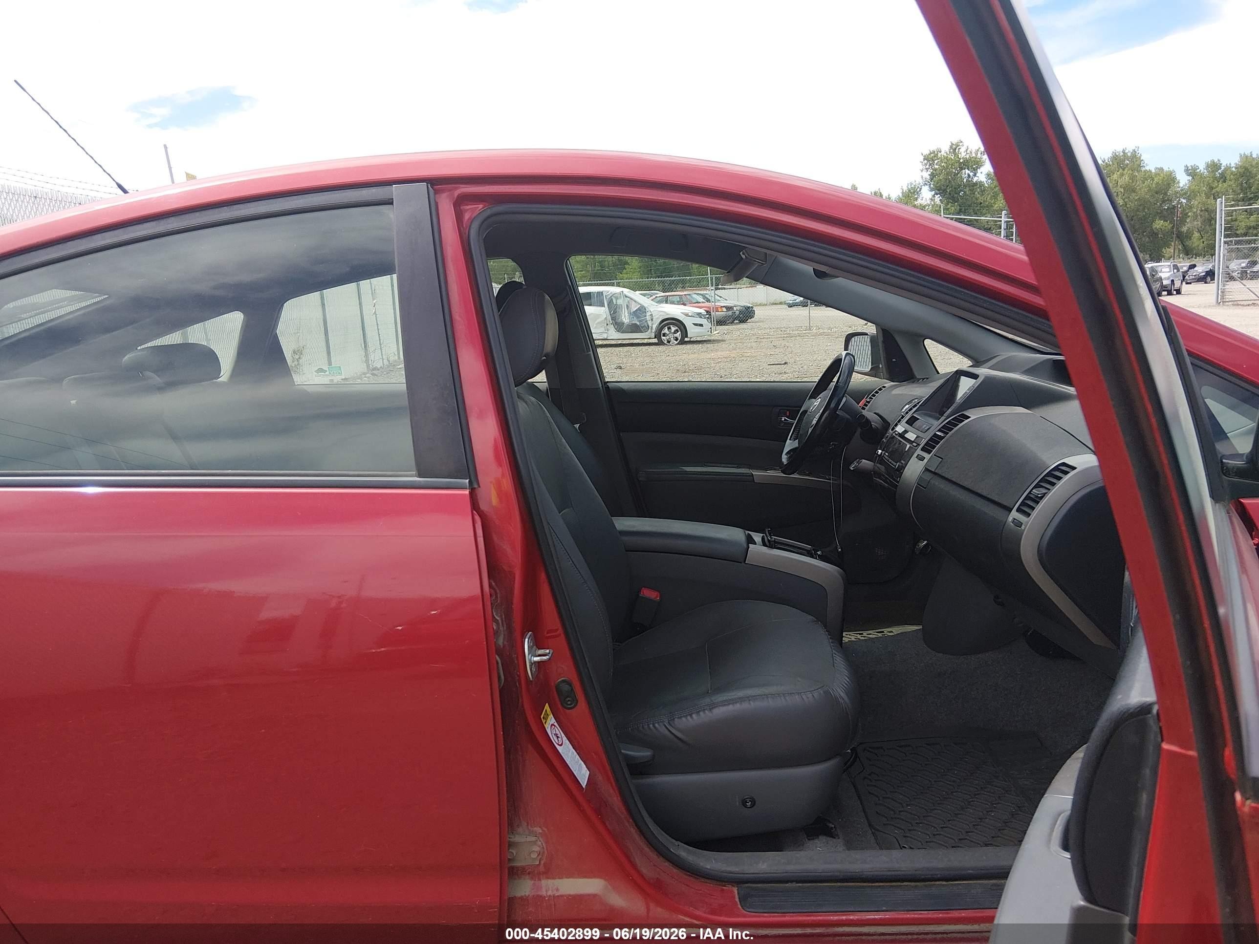 2008 Toyota Prius   Red vin: JTDKB20U387789040