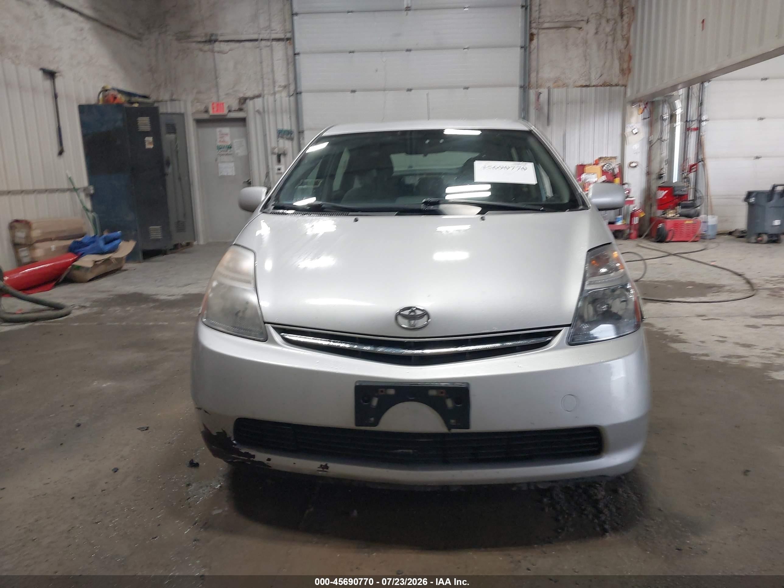 2009 Toyota Prius   Silver vin: JTDKB20U393487739