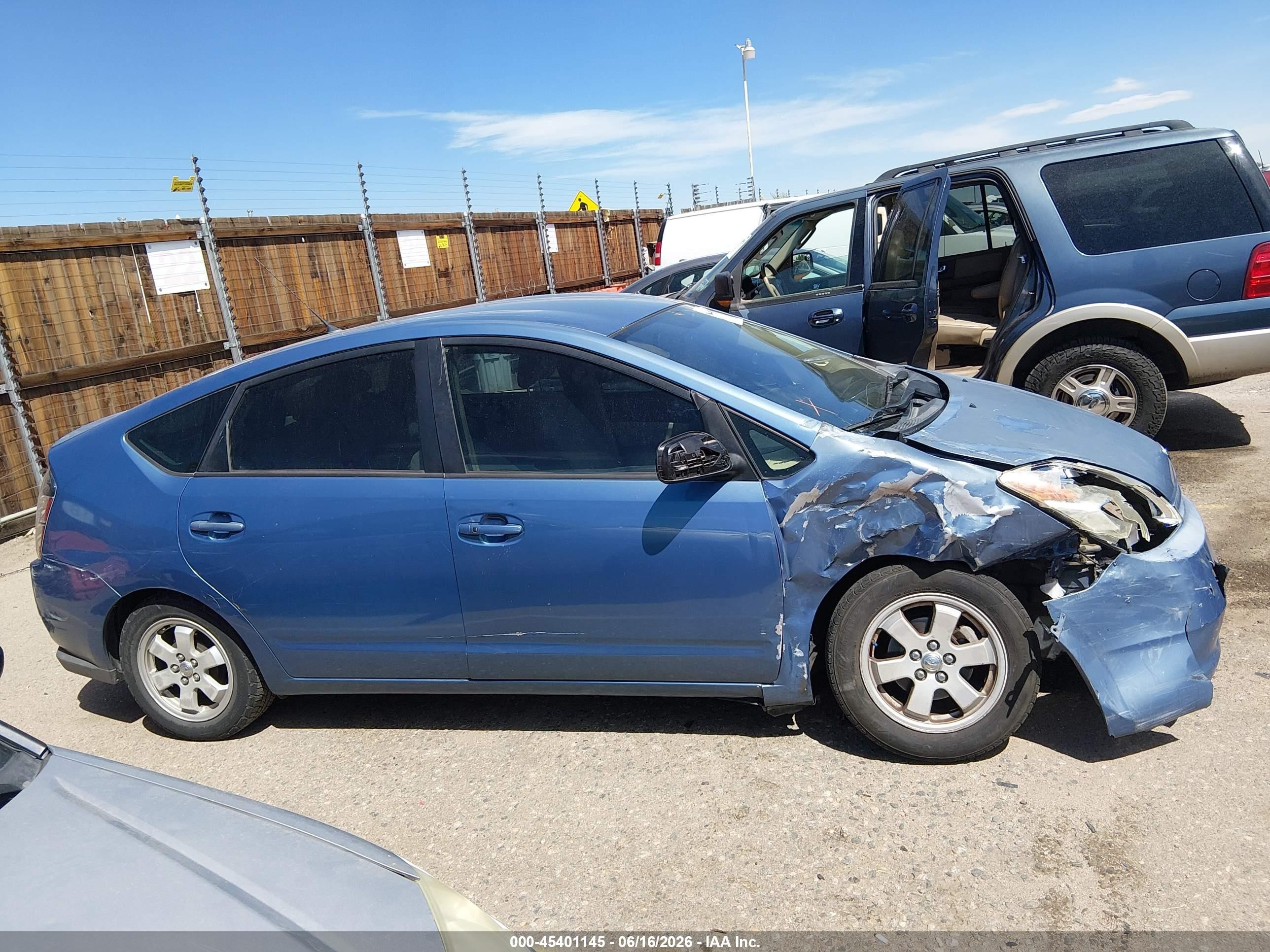 2004 Toyota Prius   Blue vin: JTDKB20U440009193