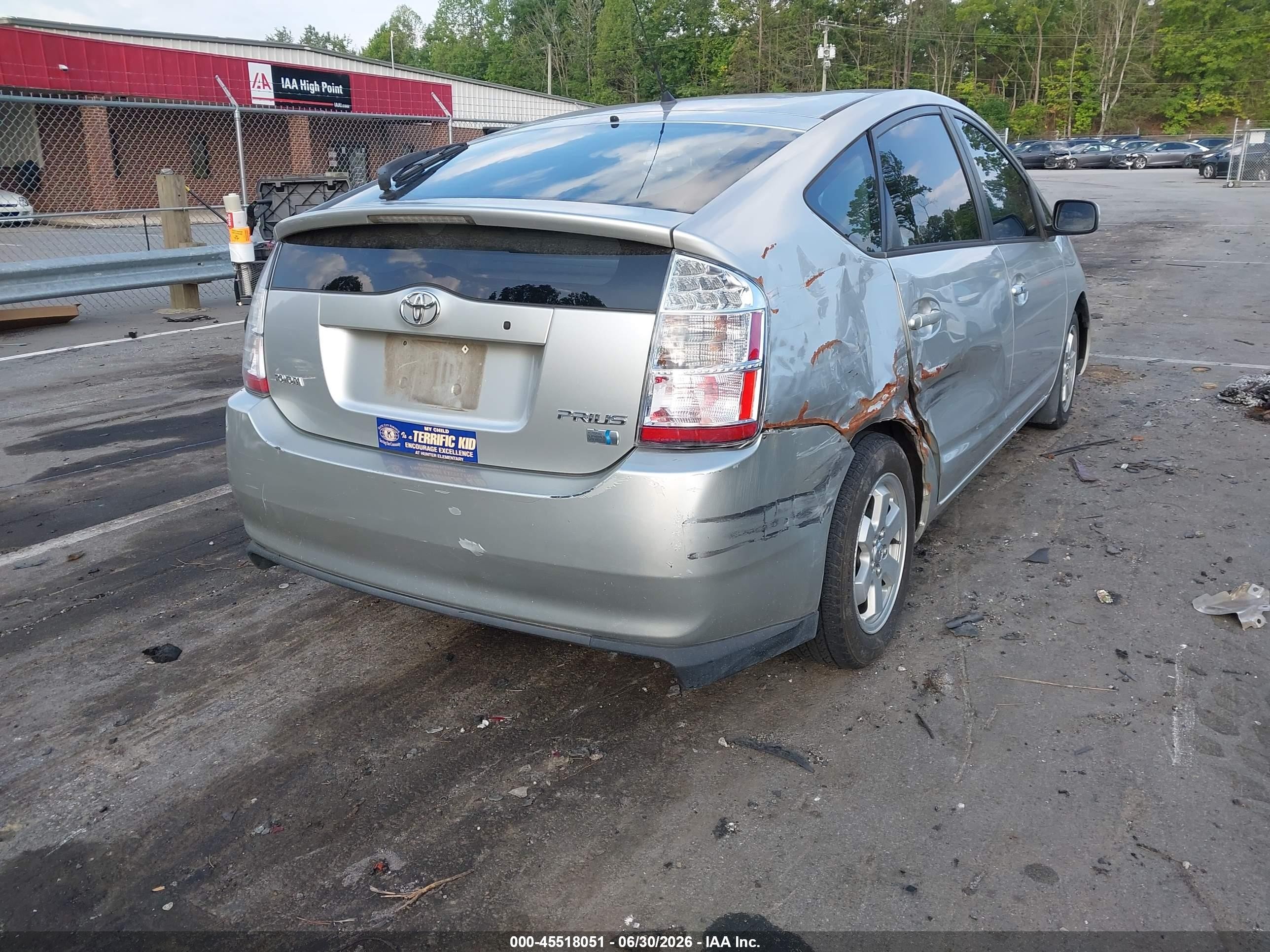 2004 Toyota Prius   Silver vin: JTDKB20U440040816