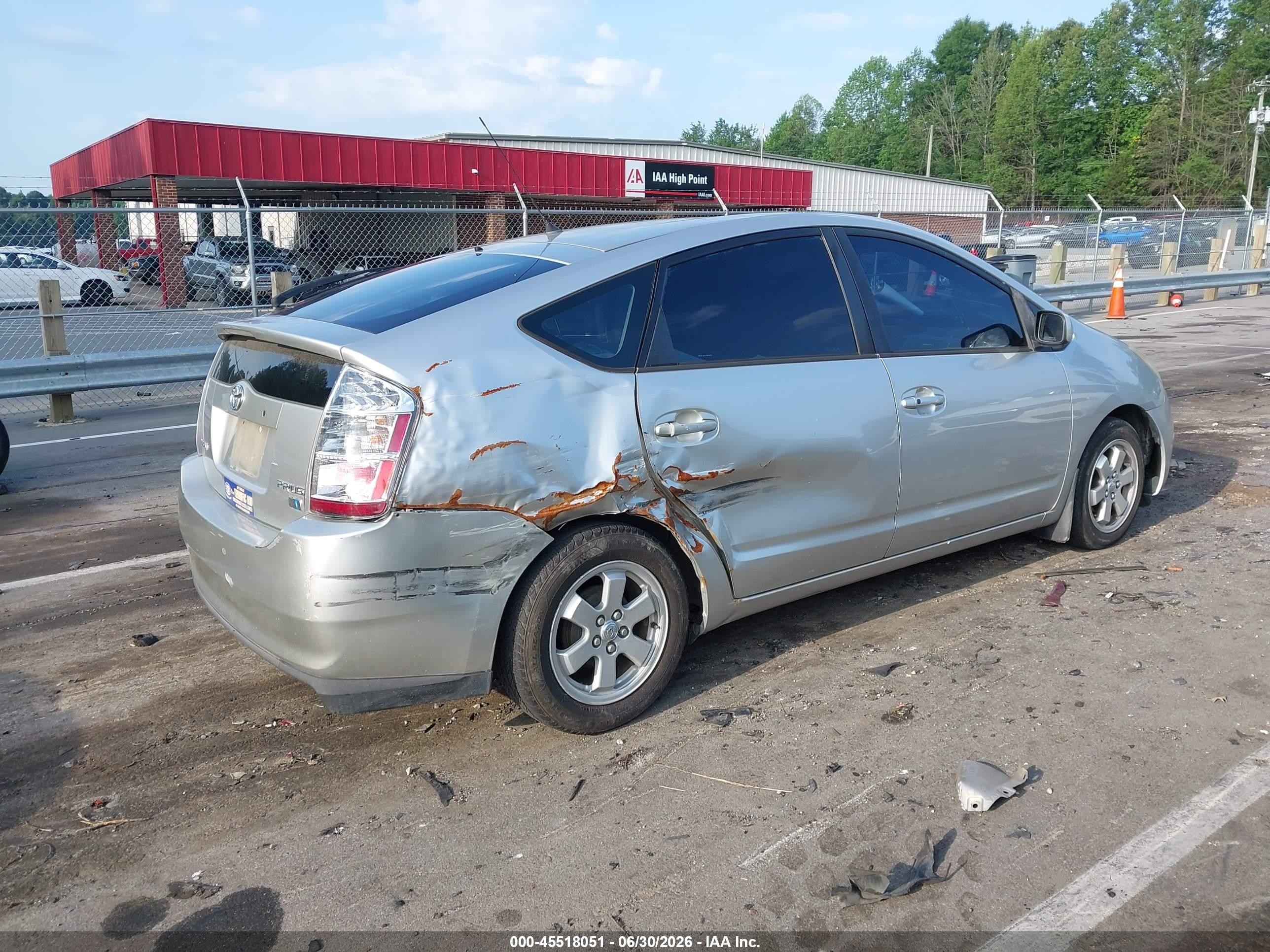 2004 Toyota Prius   Silver vin: JTDKB20U440040816