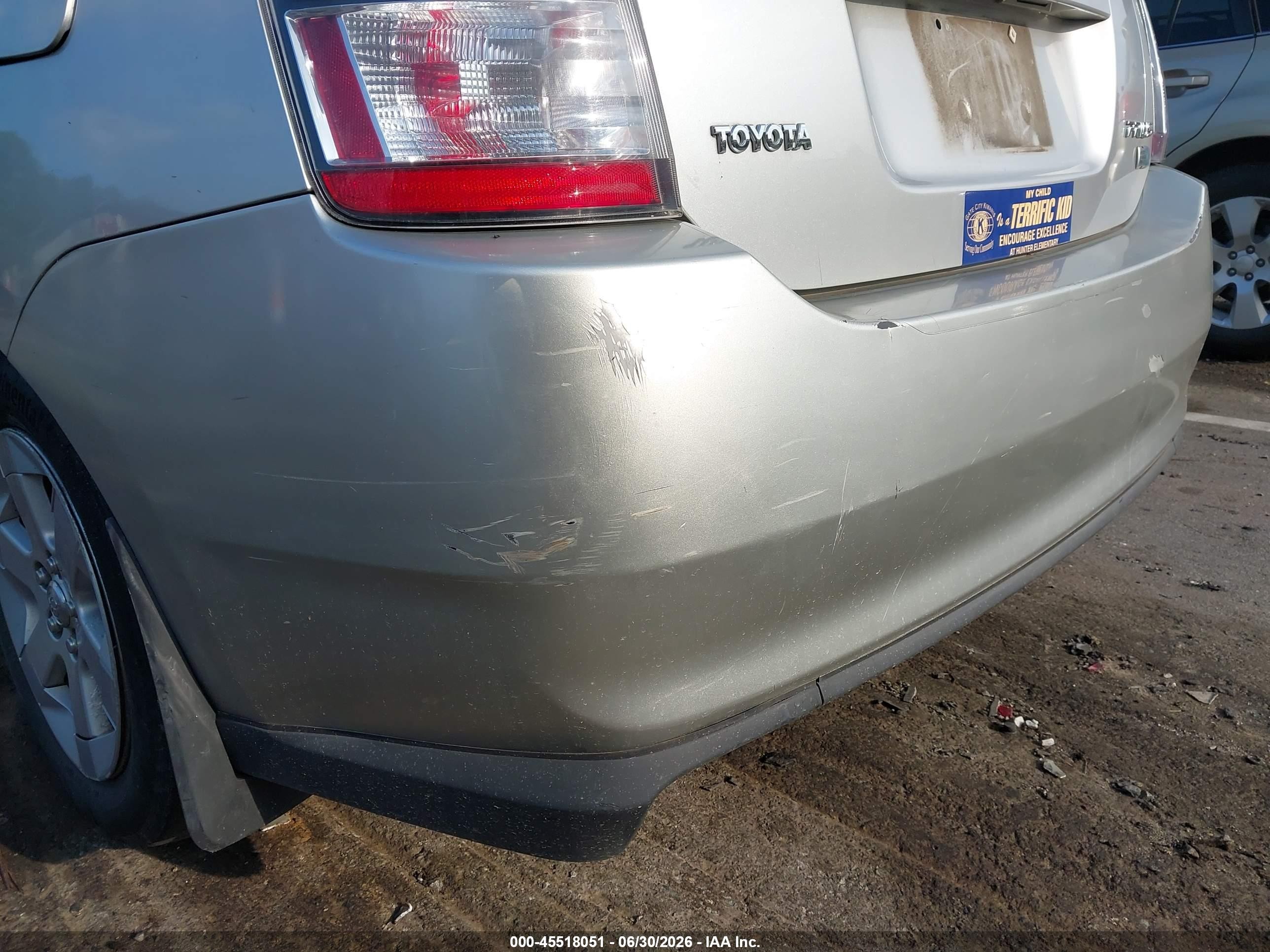 2004 Toyota Prius   Silver vin: JTDKB20U440040816