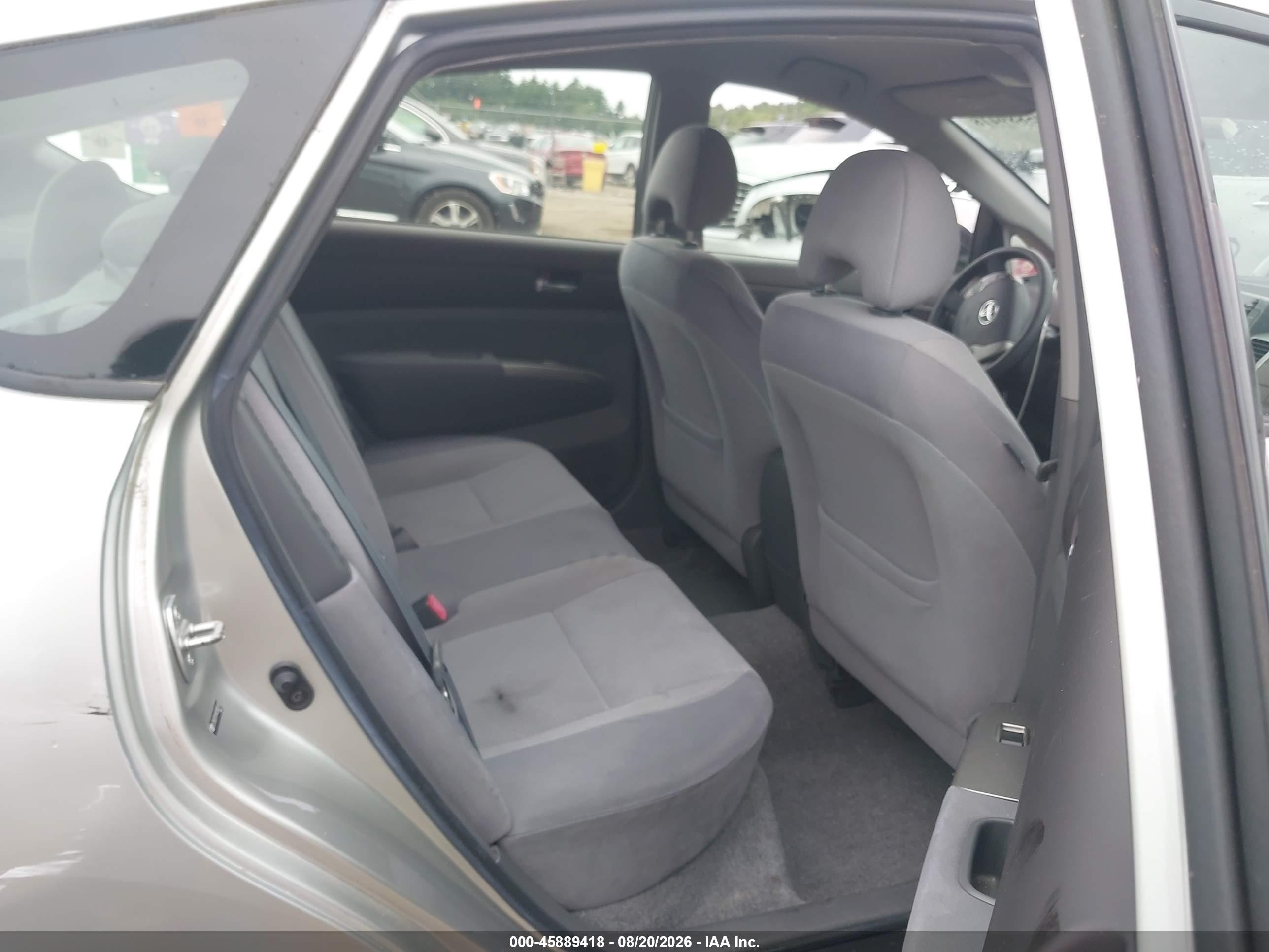 2004 Toyota Prius   Silver vin: JTDKB20U440048169