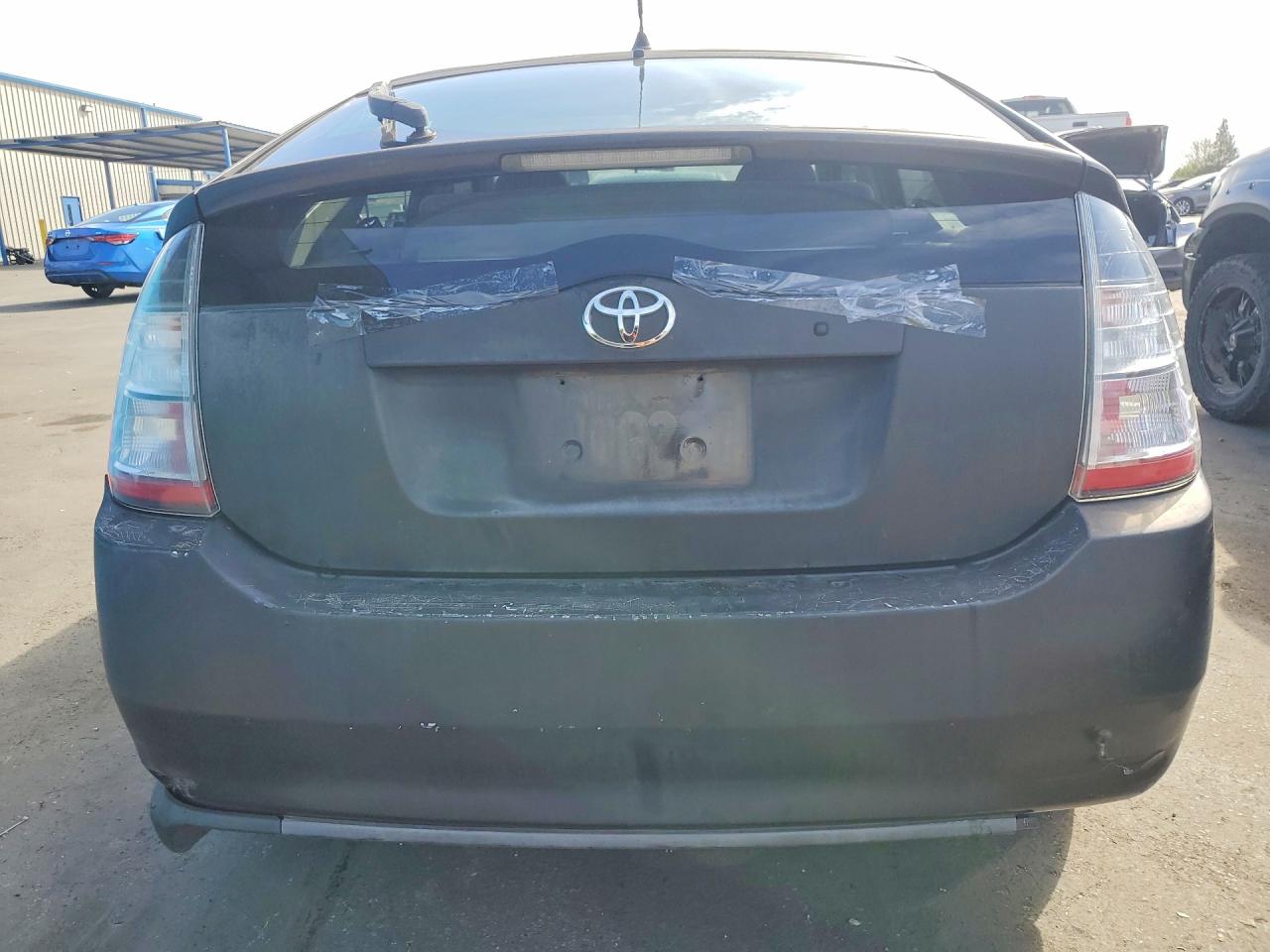 2004 Toyota Prius Base Черный vin: JTDKB20U440056515