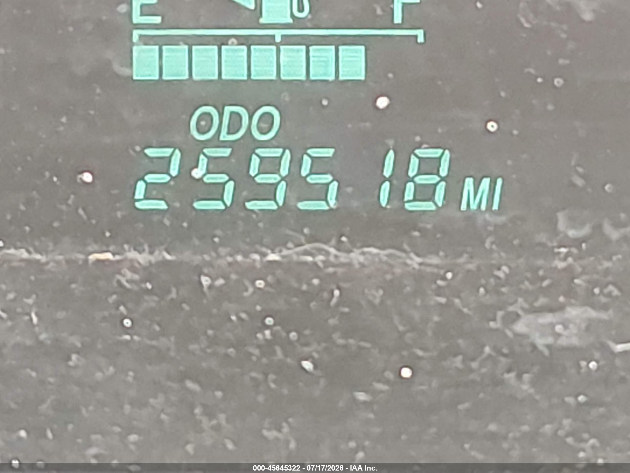 2004 Toyota Prius   White vin: JTDKB20U440063724