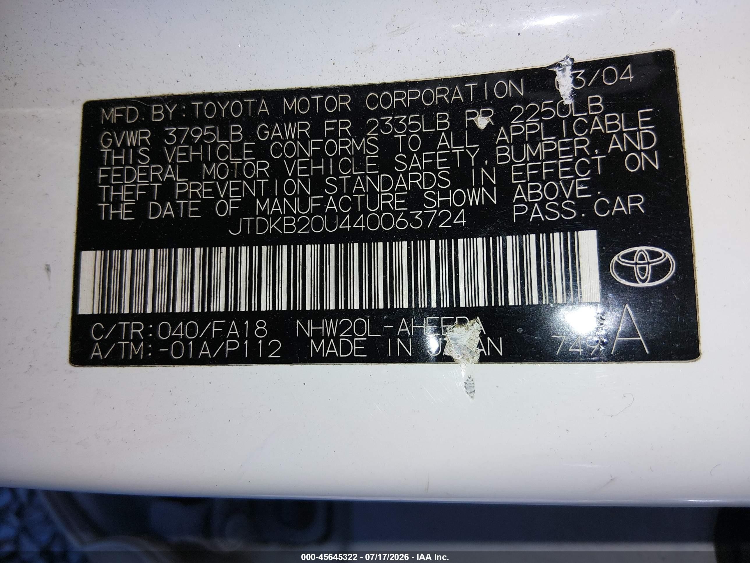 2004 Toyota Prius   White vin: JTDKB20U440063724