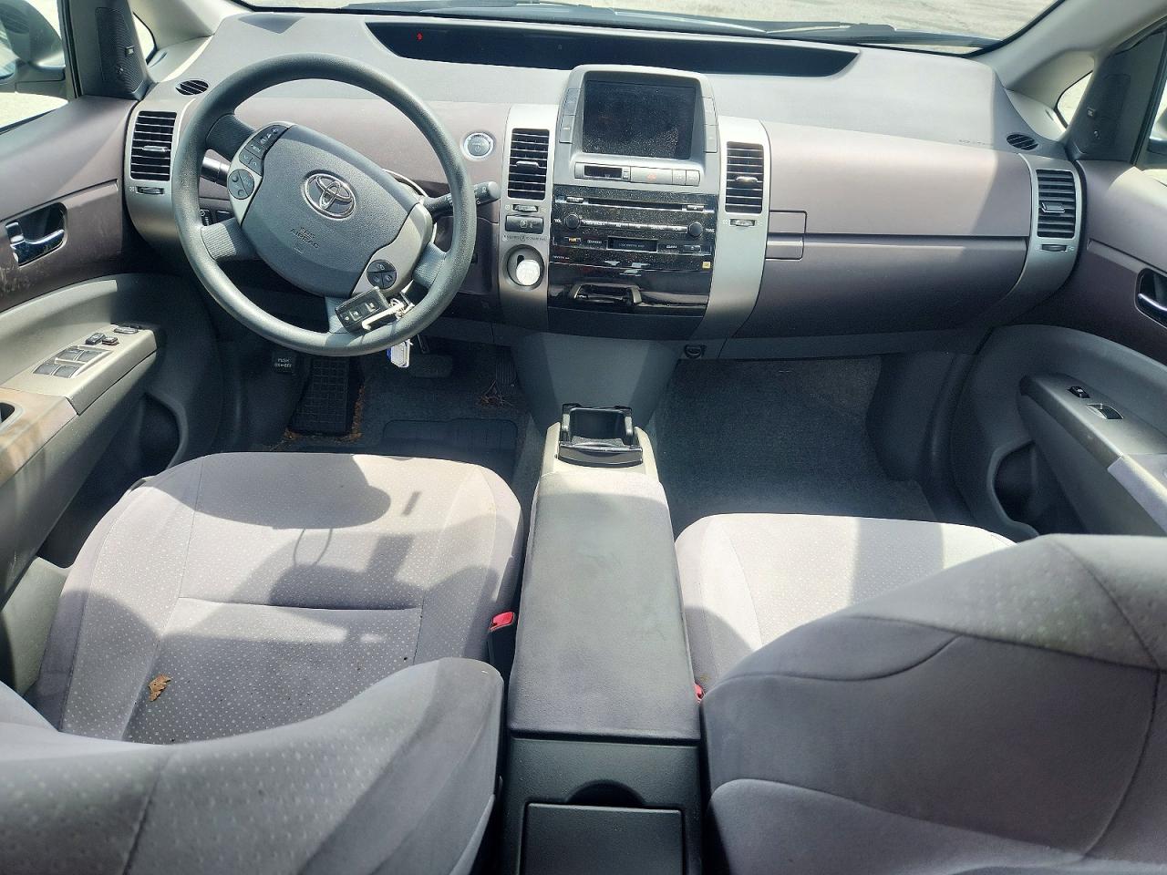 2004 Toyota Prius Base Silver vin: JTDKB20U440074240