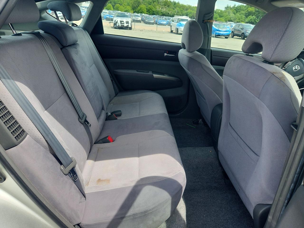 2004 Toyota Prius Base Silver vin: JTDKB20U440074240