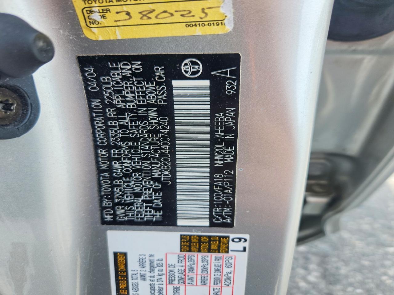 2004 Toyota Prius Base Silver vin: JTDKB20U440074240