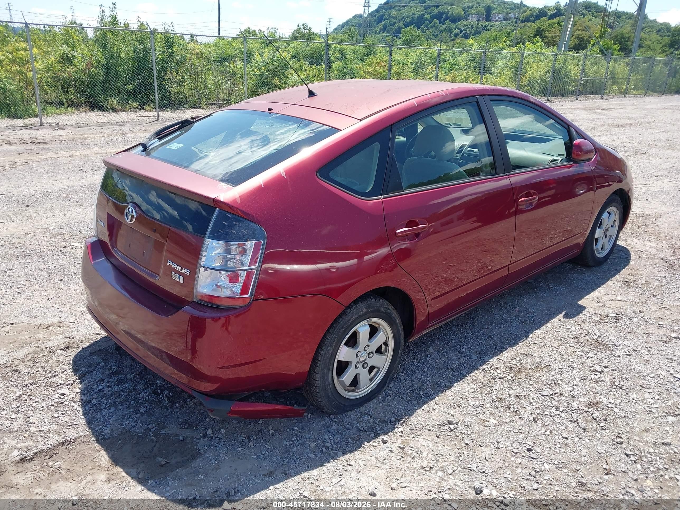 2004 Toyota Prius   Red vin: JTDKB20U440094469