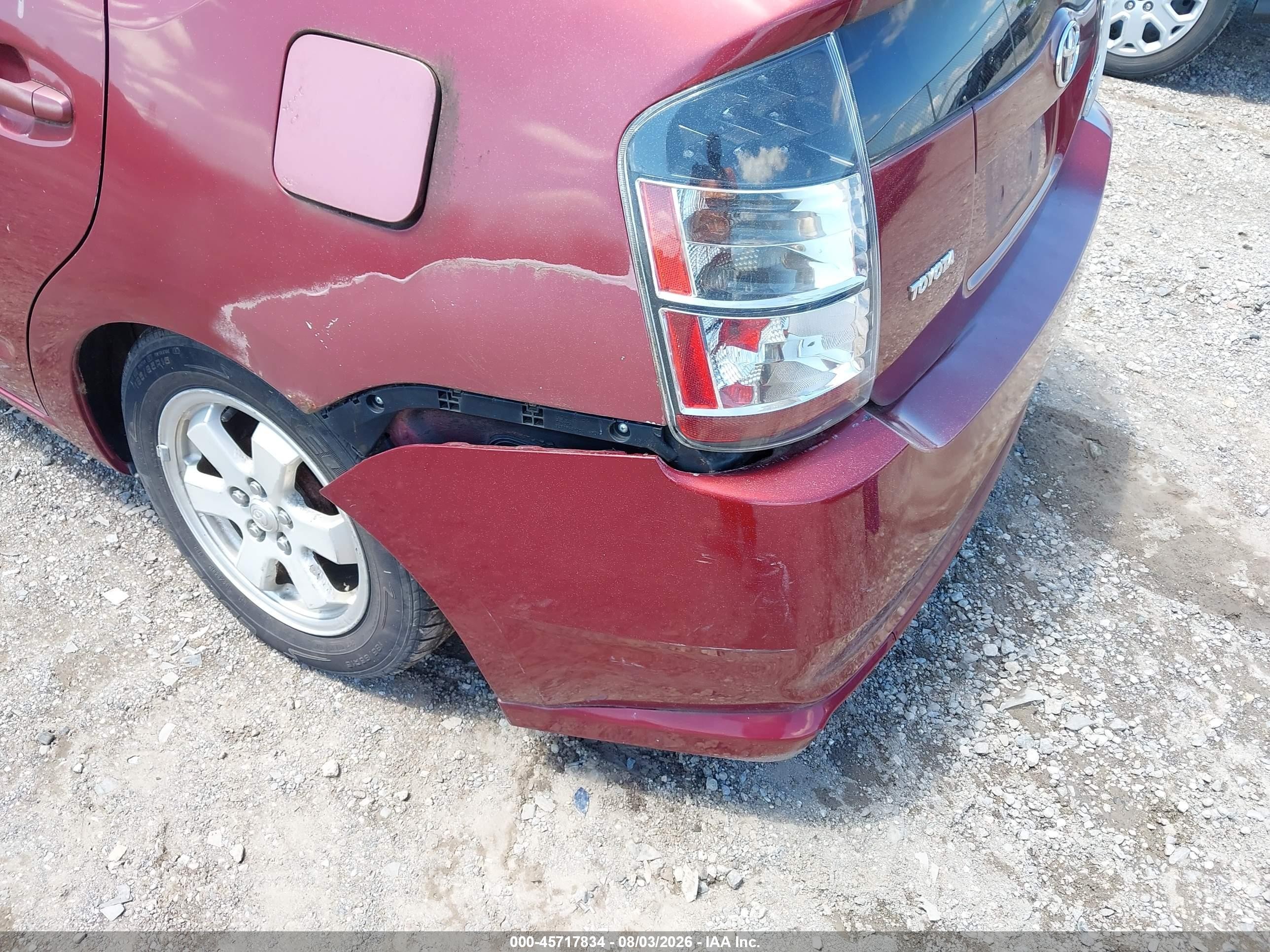 2004 Toyota Prius   Red vin: JTDKB20U440094469