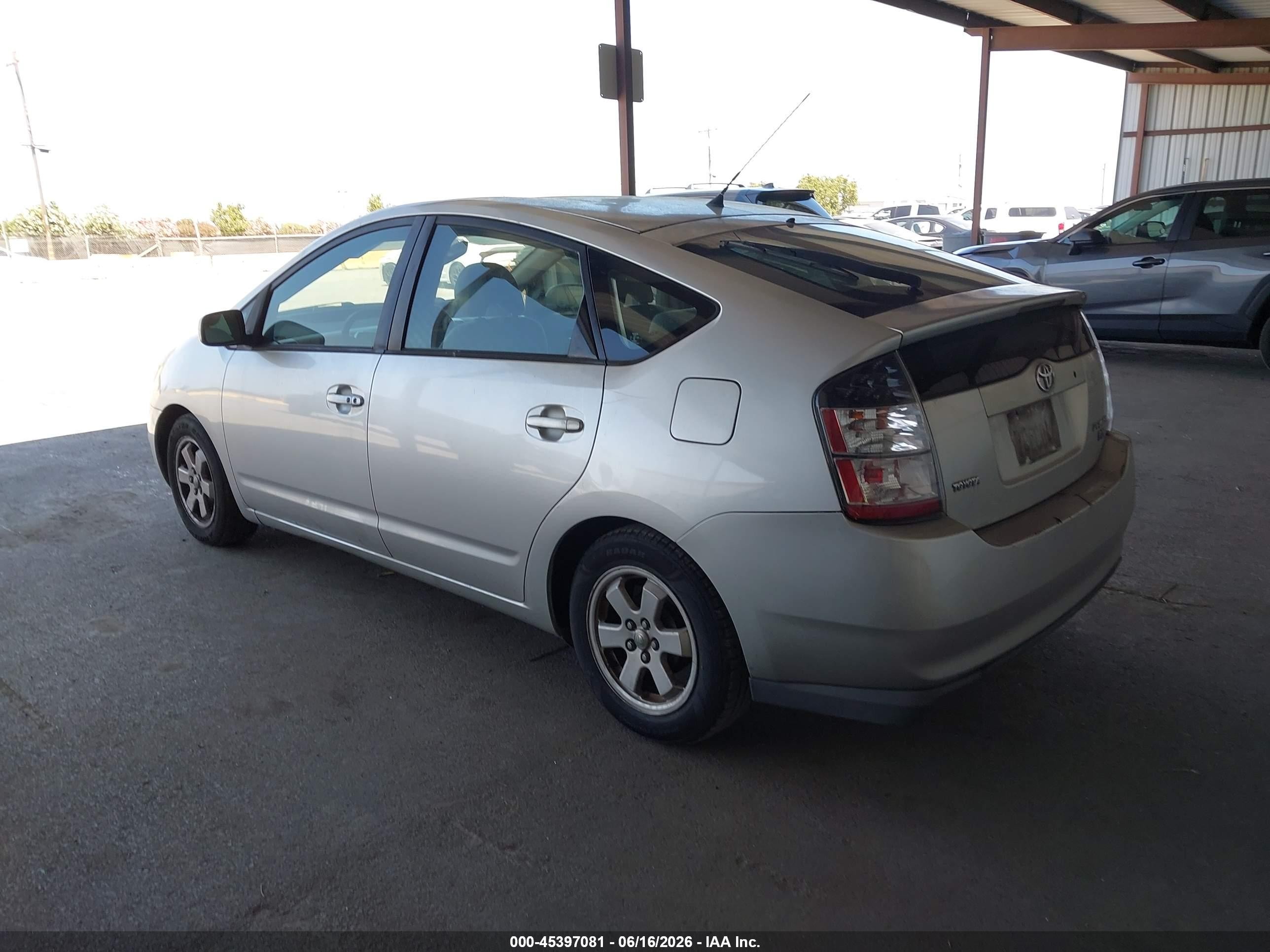 2004 Toyota Prius   Серебряный vin: JTDKB20U440116826